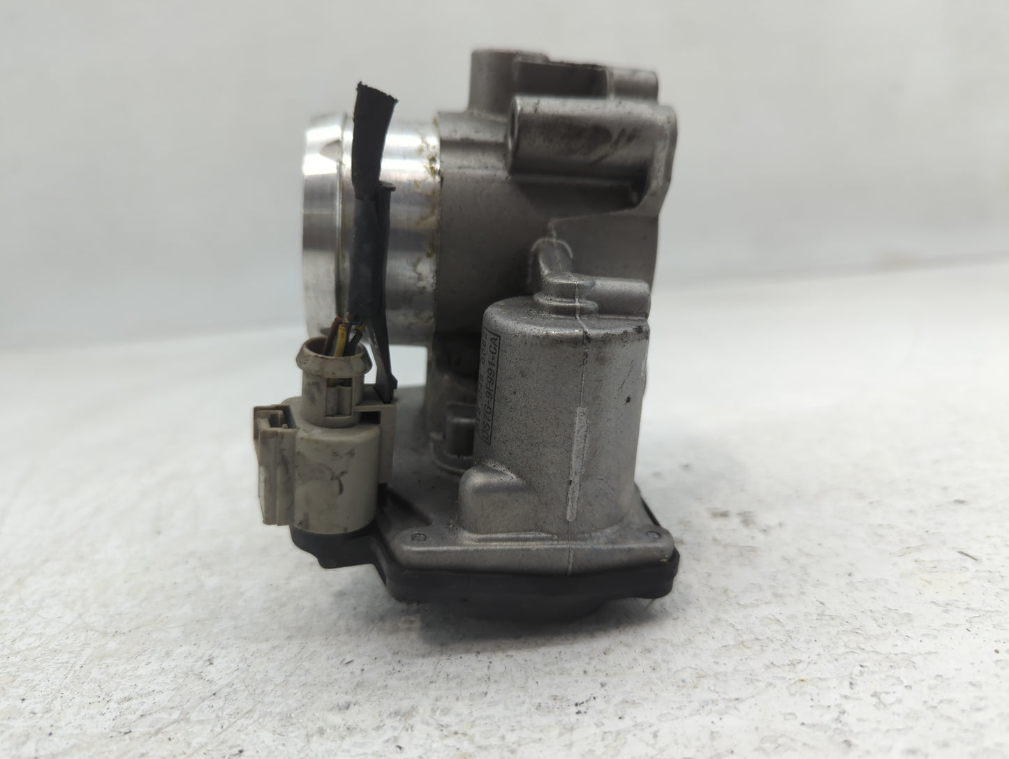 2014-2020 Ford Fusion Throttle Body P/N:DS7G-9F991-CA B18 045 6082 Fits Fits 2014 2015 2016 2017 2018 2019 2020 OEM Used Aut