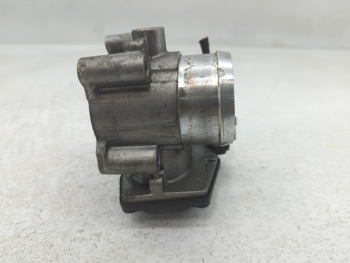 2014-2020 Ford Fusion Throttle Body P/N:DS7G-9F991-CA B18 045 6082 Fits Fits 2014 2015 2016 2017 2018 2019 2020 OEM Used Aut