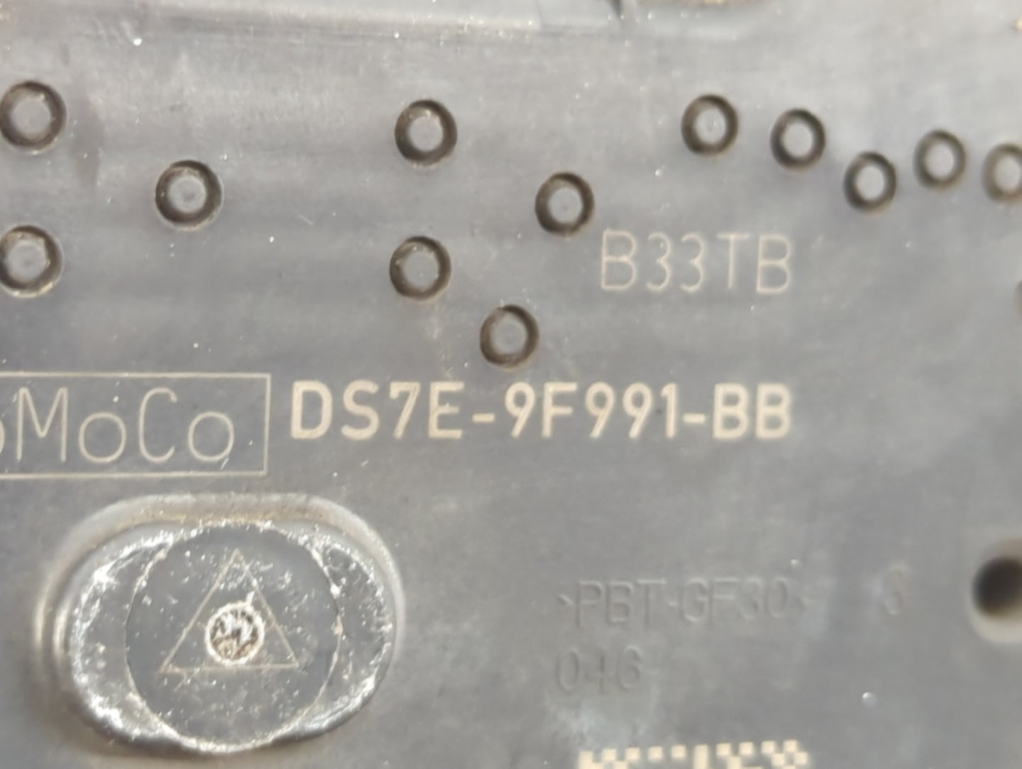 2014-2020 Ford Fusion Throttle Body P/N:DS7E-9F991-BB Fits Fits 2014 2015 2016 2017 2018 2019 2020 2021 2022 OEM Used Auto P