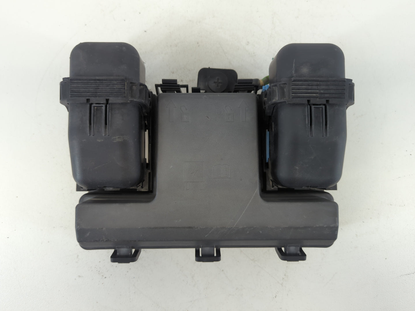 2017-2020 Ford Fusion Fusebox Fuse Box Panel Relay Module P/N:HG9T 14D068AD_01 Fits Fits 2017 2018 2019 2020 OEM Used Auto P