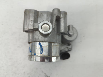 2014-2020 Ford Fusion Throttle Body P/N:DS7G-9F991-CA Fits Fits 2014 2015 2016 2017 2018 2019 2020 OEM Used Auto Parts