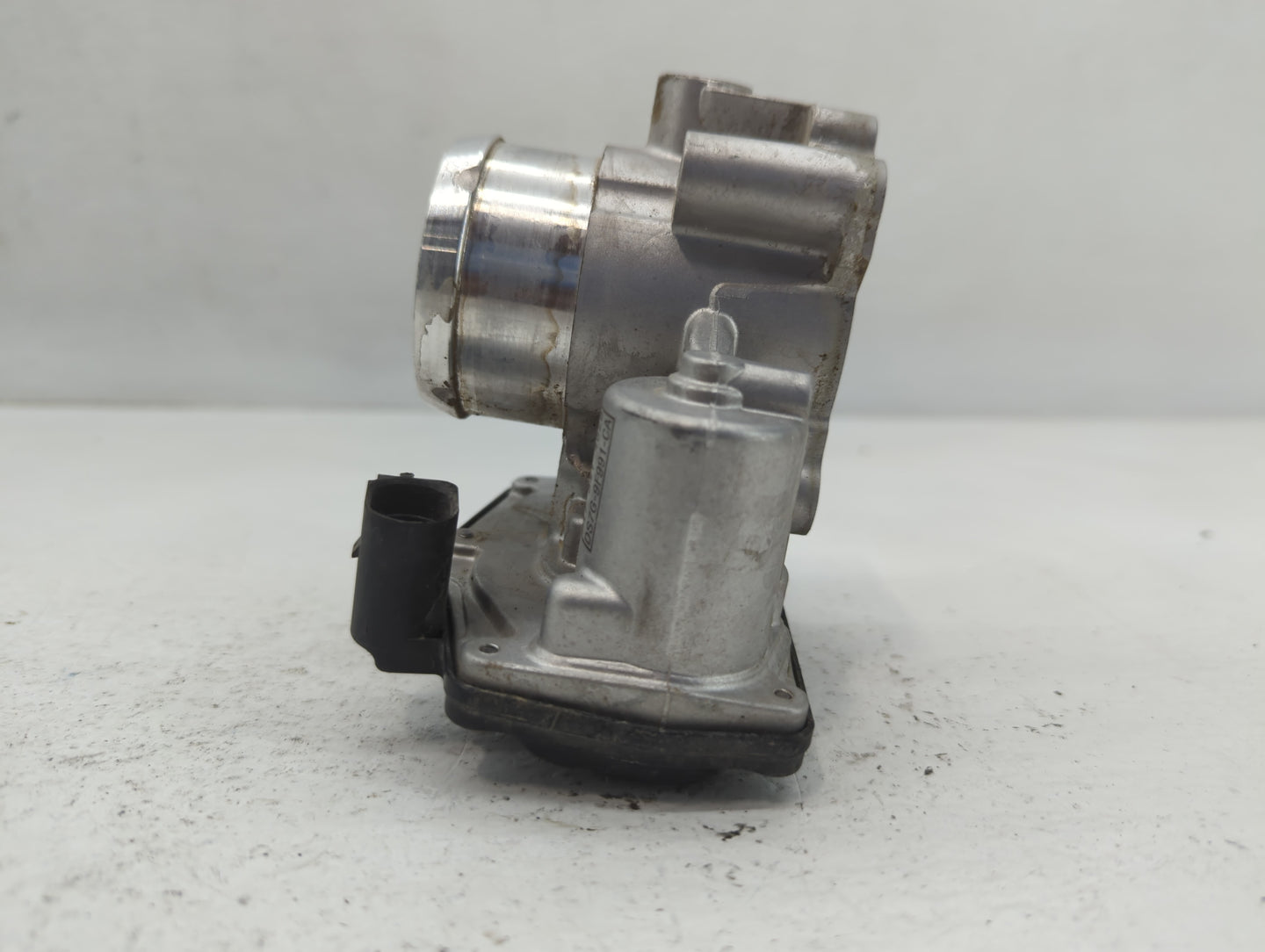 2014-2020 Ford Fusion Throttle Body P/N:DS7G-9F991-CA Fits Fits 2014 2015 2016 2017 2018 2019 2020 OEM Used Auto Parts - Oem