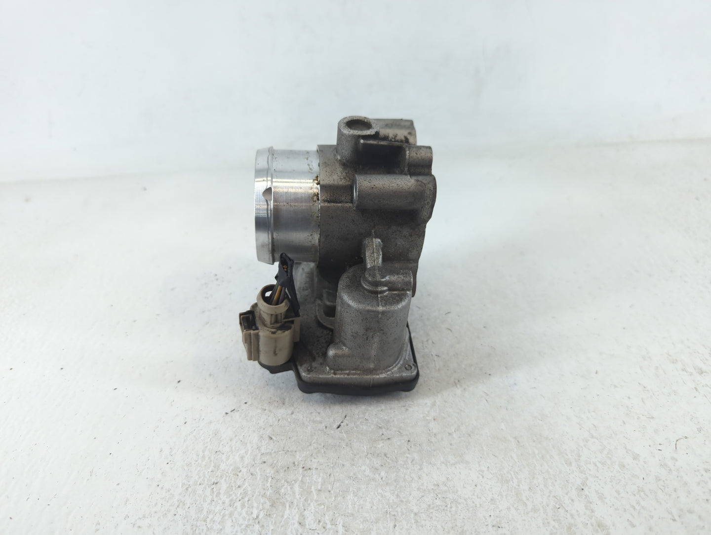 2014-2020 Ford Fusion Throttle Body P/N:B17 220 4678 DS7G-9F991-CA Fits Fits 2014 2015 2016 2017 2018 2019 2020 OEM Used Aut