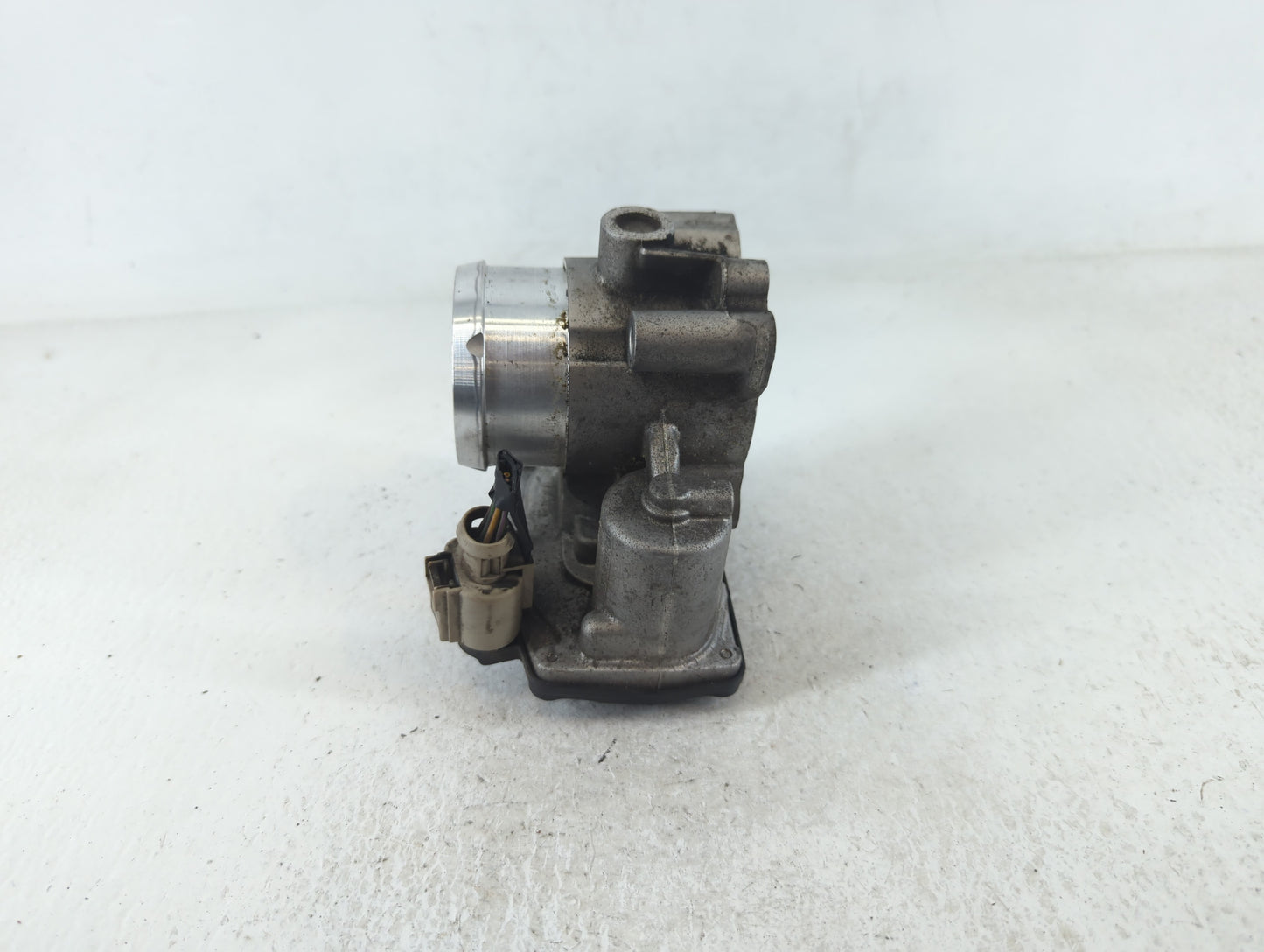 2014-2020 Ford Fusion Throttle Body P/N:B17 220 4678 DS7G-9F991-CA Fits Fits 2014 2015 2016 2017 2018 2019 2020 OEM Used Aut