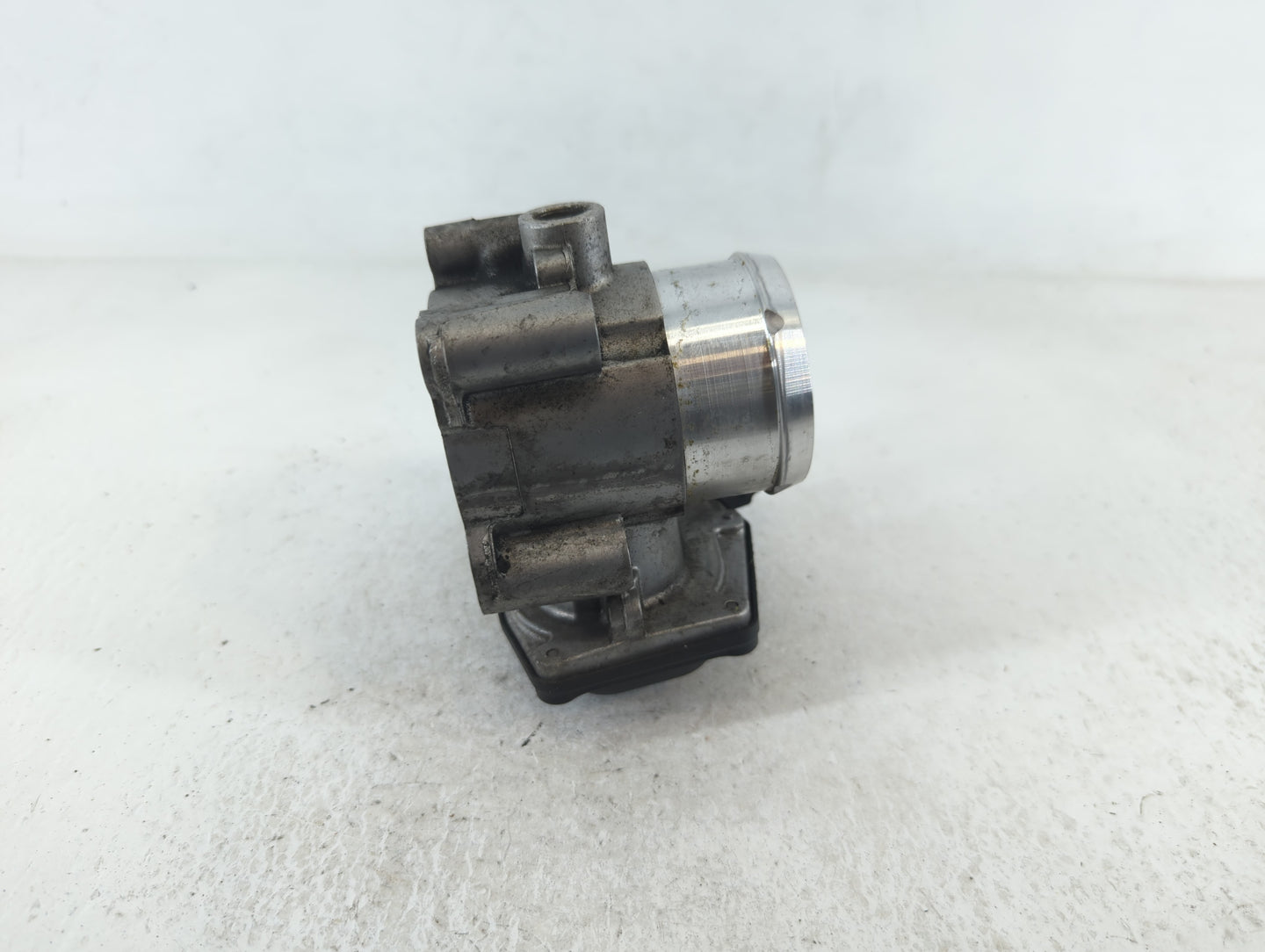 2014-2020 Ford Fusion Throttle Body P/N:B17 220 4678 DS7G-9F991-CA Fits Fits 2014 2015 2016 2017 2018 2019 2020 OEM Used Aut