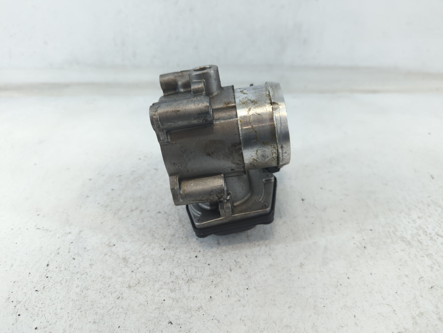 2014-2020 Ford Fusion Throttle Body P/N:DS7G-9F991-CA Fits Fits 2014 2015 2016 2017 2018 2019 2020 OEM Used Auto Parts - Oem