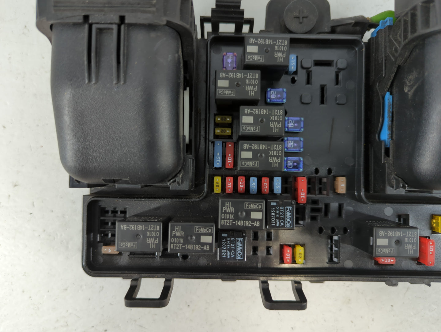 2017-2020 Ford Fusion Fusebox Fuse Box Panel Relay Module P/N:HG9T14D068BC_01 Fits Fits 2017 2018 2019 2020 OEM Used Auto Pa