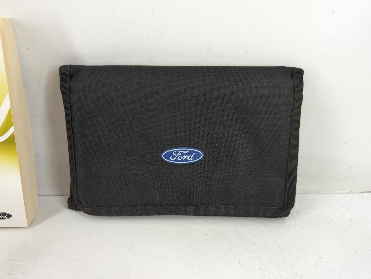 2018 Ford Fusion Owners Manual Book Guide P/N:JE5J 19A321 AB OEM Used Auto Parts - Oemusedautoparts1.com