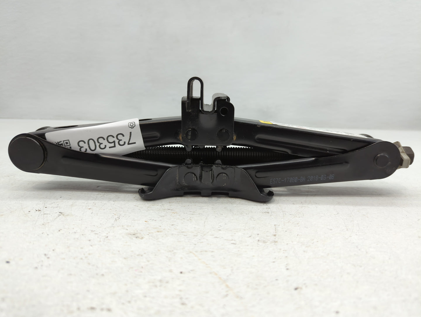 2018 Ford Fusion Spare Scissor Car Jack 735303 - Oemusedautoparts1.com
