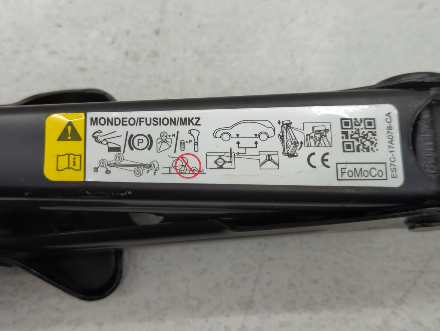 2018 Ford Fusion Spare Scissor Car Jack 735303 - Oemusedautoparts1.com