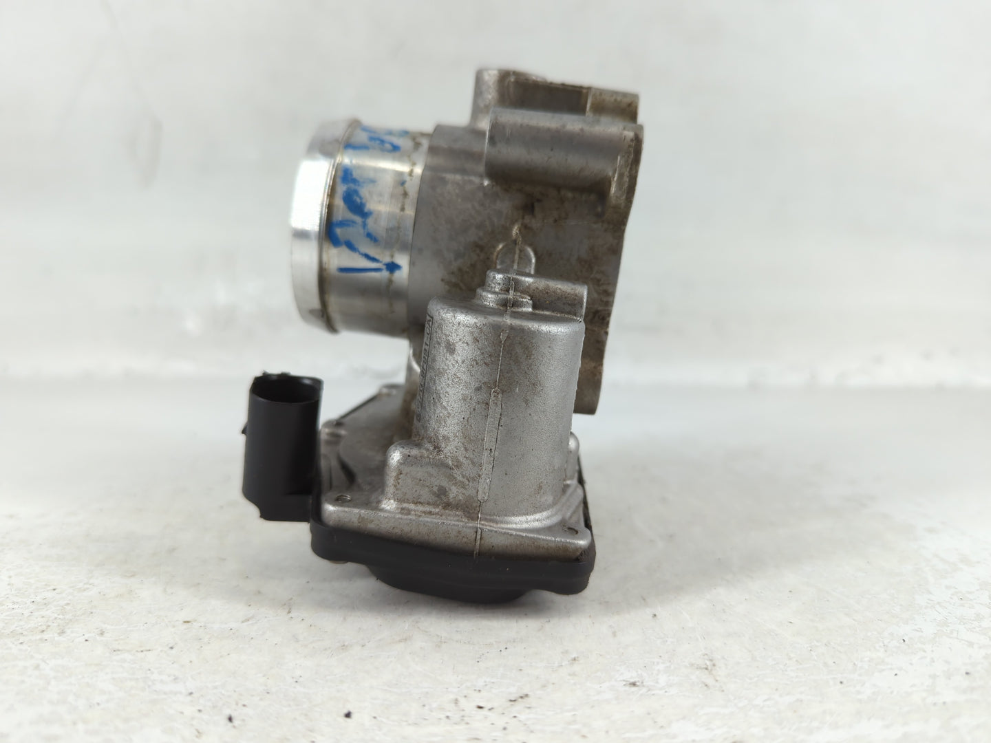 2014-2020 Ford Fusion Throttle Body P/N:DS7G-9F991-CA B18 086 4215 Fits Fits 2014 2015 2016 2017 2018 2019 2020 OEM Used Aut