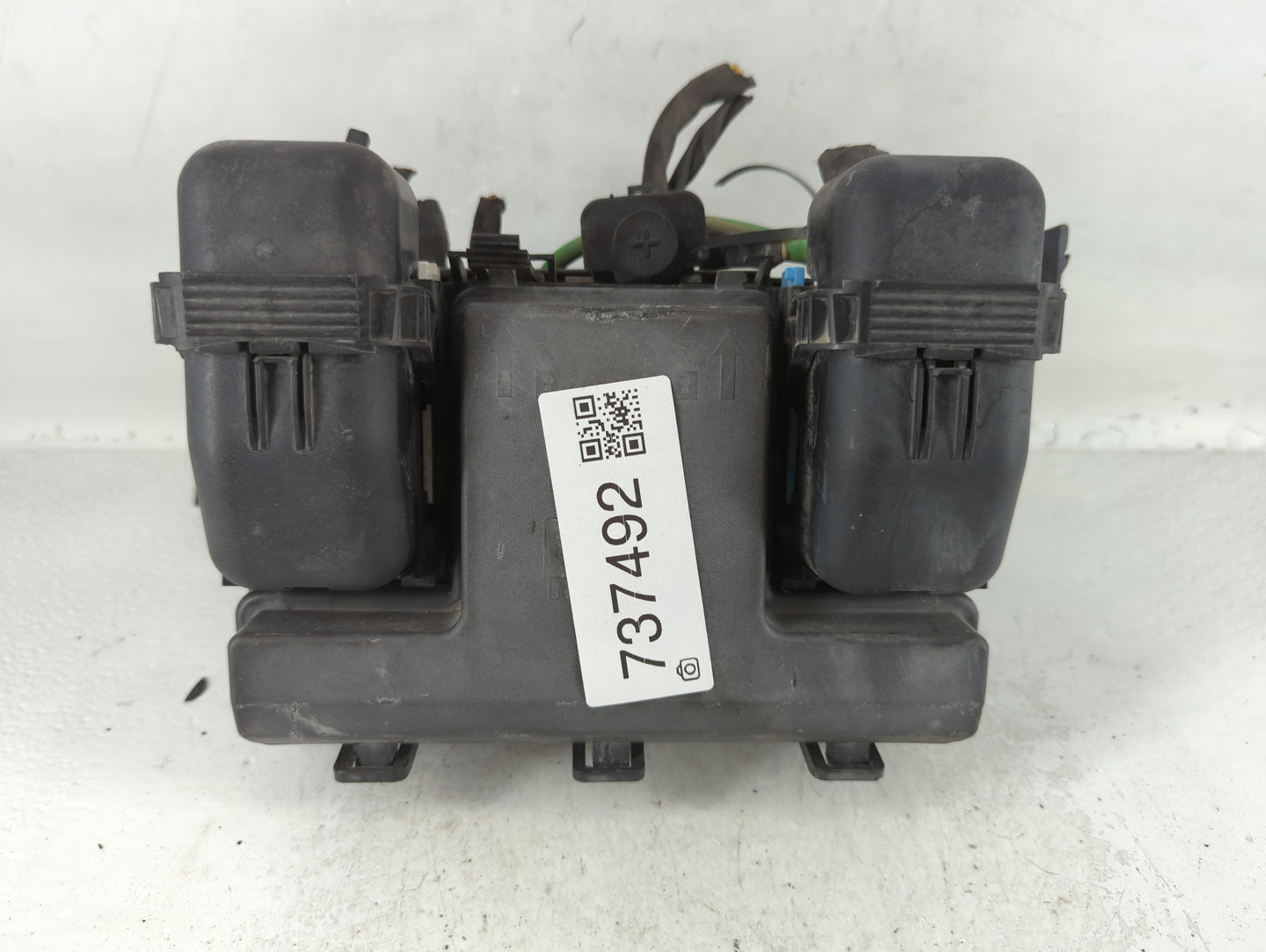 2017-2020 Ford Fusion Fusebox Fuse Box Panel Relay Module P/N:HG9T14D068AD_01 Fits Fits 2017 2018 2019 2020 OEM Used Auto Pa