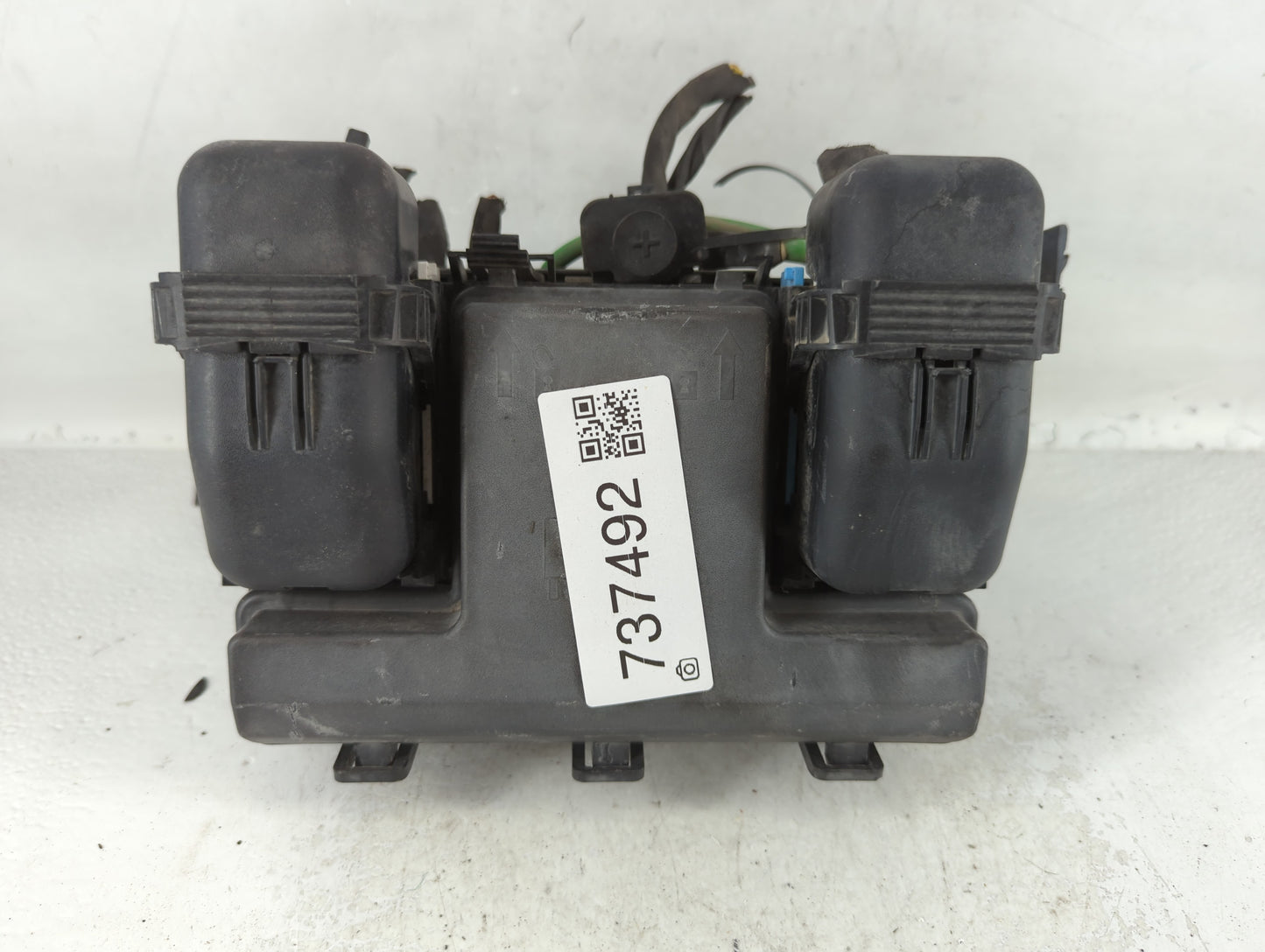 2017-2020 Ford Fusion Fusebox Fuse Box Panel Relay Module P/N:HG9T14D068AD_01 Fits Fits 2017 2018 2019 2020 OEM Used Auto Pa