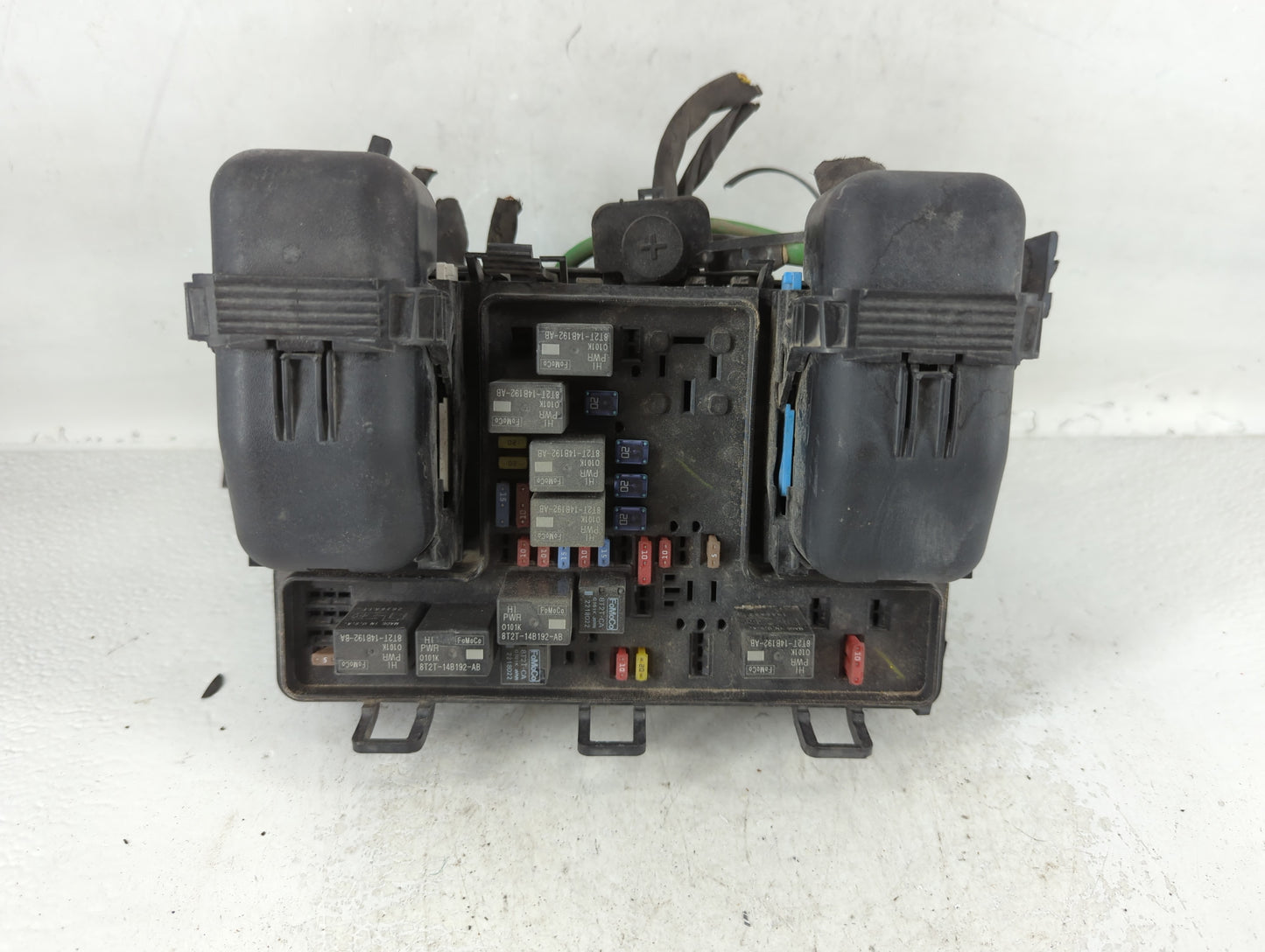 2017-2020 Ford Fusion Fusebox Fuse Box Panel Relay Module P/N:HG9T14D068AD_01 Fits Fits 2017 2018 2019 2020 OEM Used Auto Pa