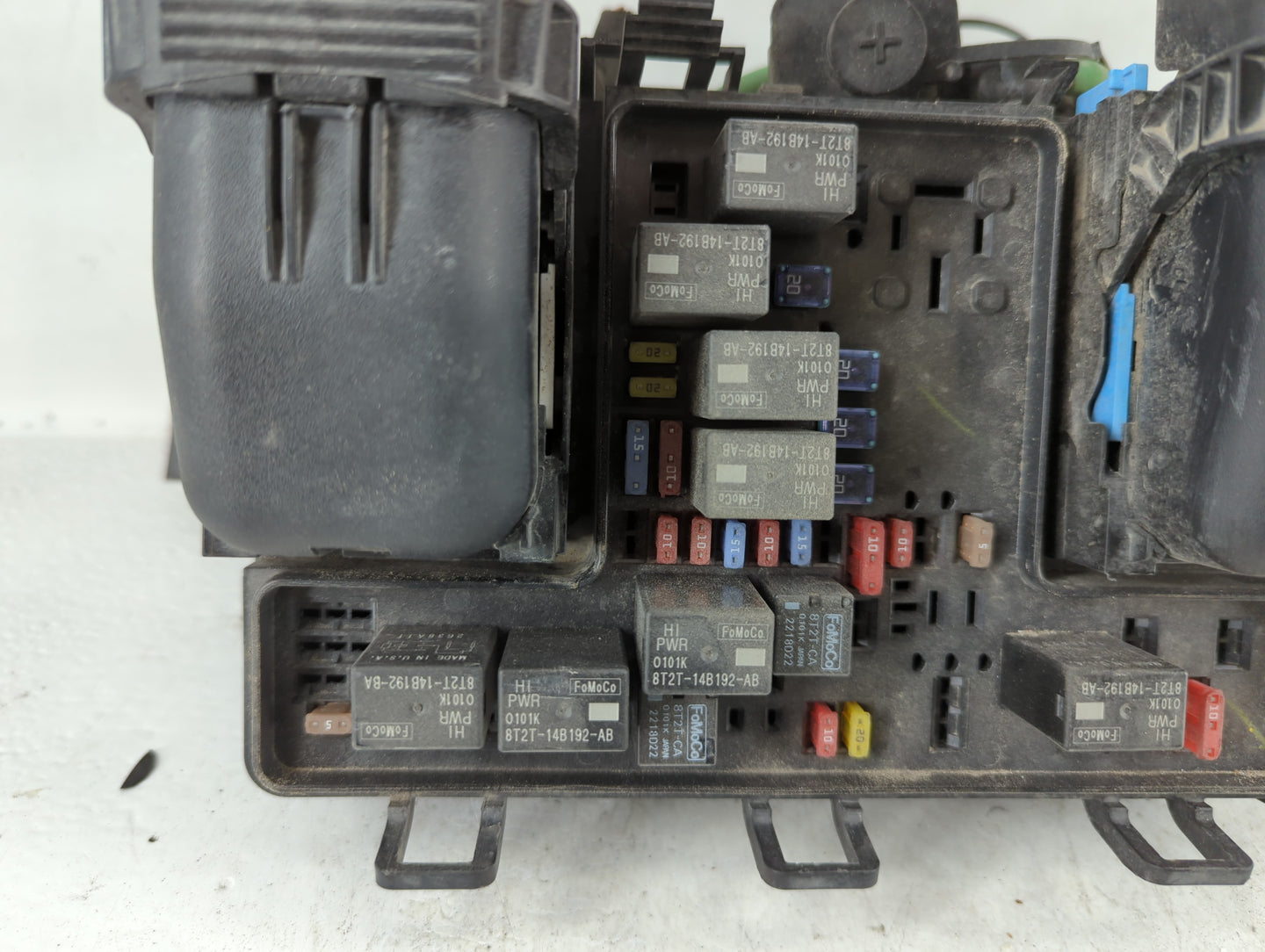 2017-2020 Ford Fusion Fusebox Fuse Box Panel Relay Module P/N:HG9T14D068AD_01 Fits Fits 2017 2018 2019 2020 OEM Used Auto Pa