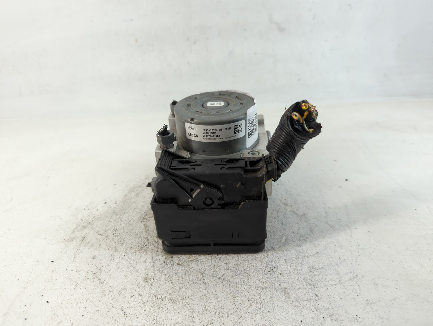 2017-2018 Ford Fusion ABS Pump Control Module Replacement P/N:HG9C-2B373-BH Fits Fits 2017 2018 OEM Used Auto Parts - Oemuse