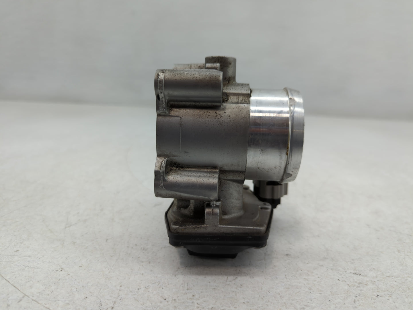 2014-2020 Ford Fusion Throttle Body P/N:DS7G-9F991-CA B18 116 4982 Fits Fits 2014 2015 2016 2017 2018 2019 2020 OEM Used Aut