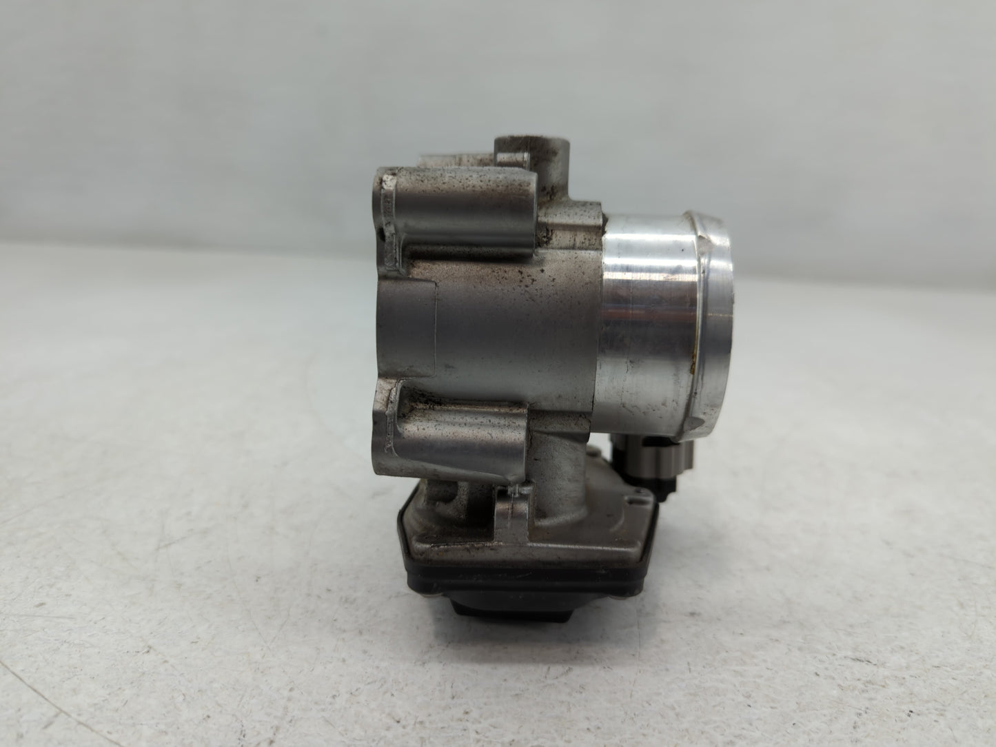 2014-2020 Ford Fusion Throttle Body P/N:DS7G-9F991-CA B18 116 4982 Fits Fits 2014 2015 2016 2017 2018 2019 2020 OEM Used Aut