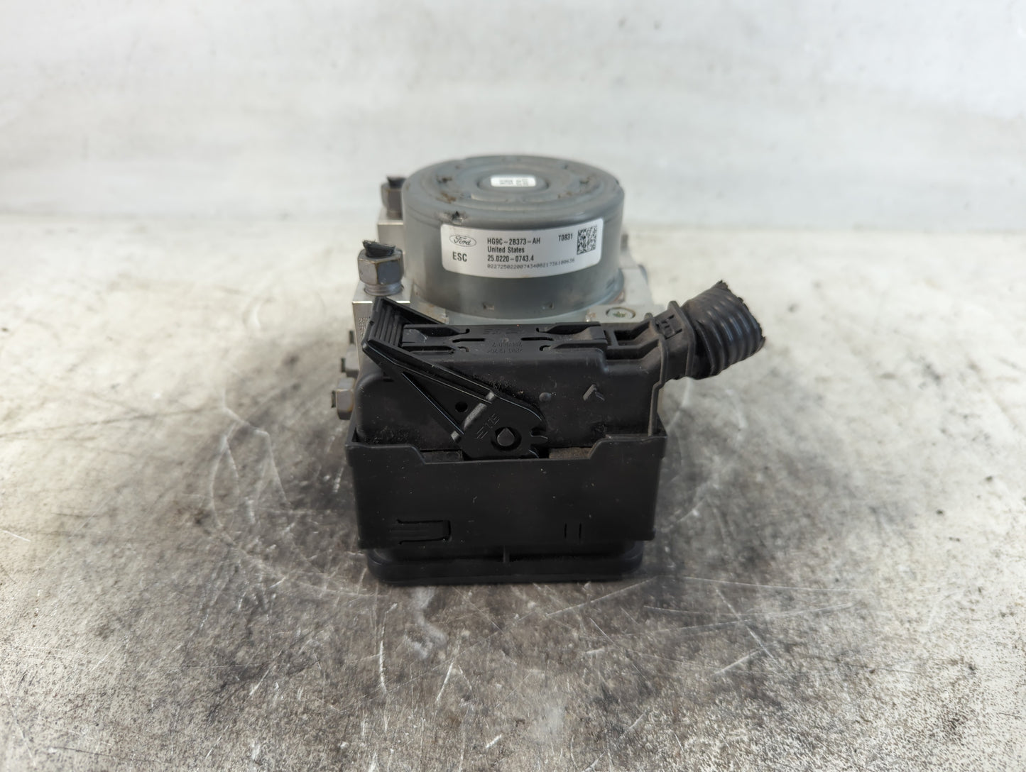 2017-2018 Ford Fusion ABS Pump Control Module Replacement P/N:HG9C-2B373-AH Fits Fits 2017 2018 OEM Used Auto Parts - Oemuse