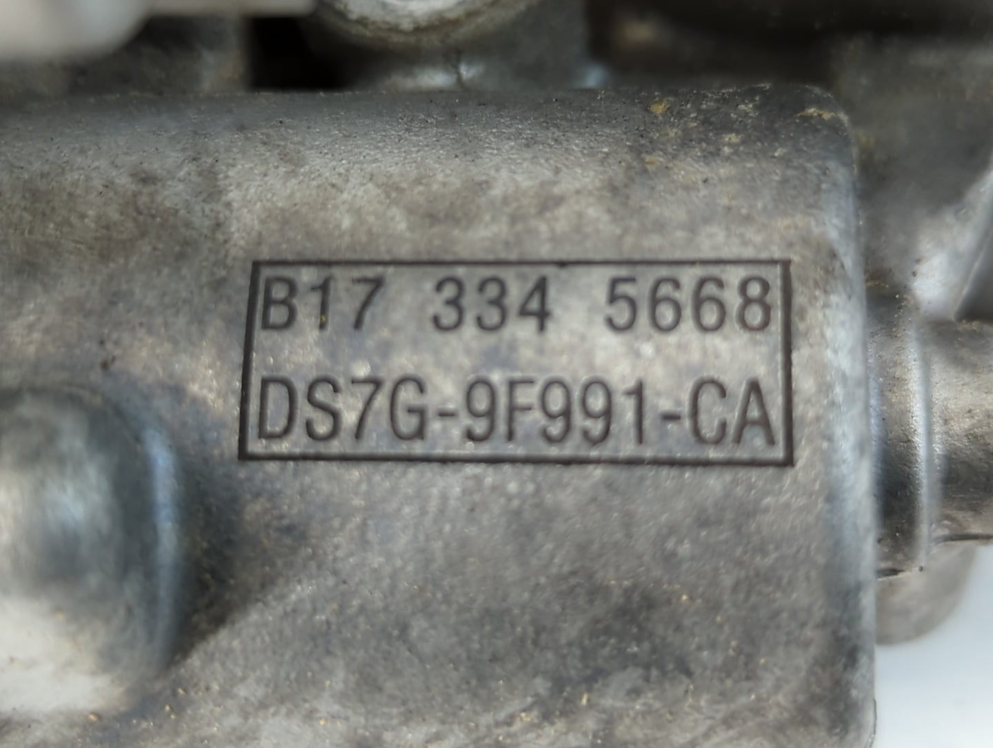 2014-2020 Ford Fusion Throttle Body P/N:B17 334 5668 DS7G-9F991-CA Fits Fits 2014 2015 2016 2017 2018 2019 2020 OEM Used Aut