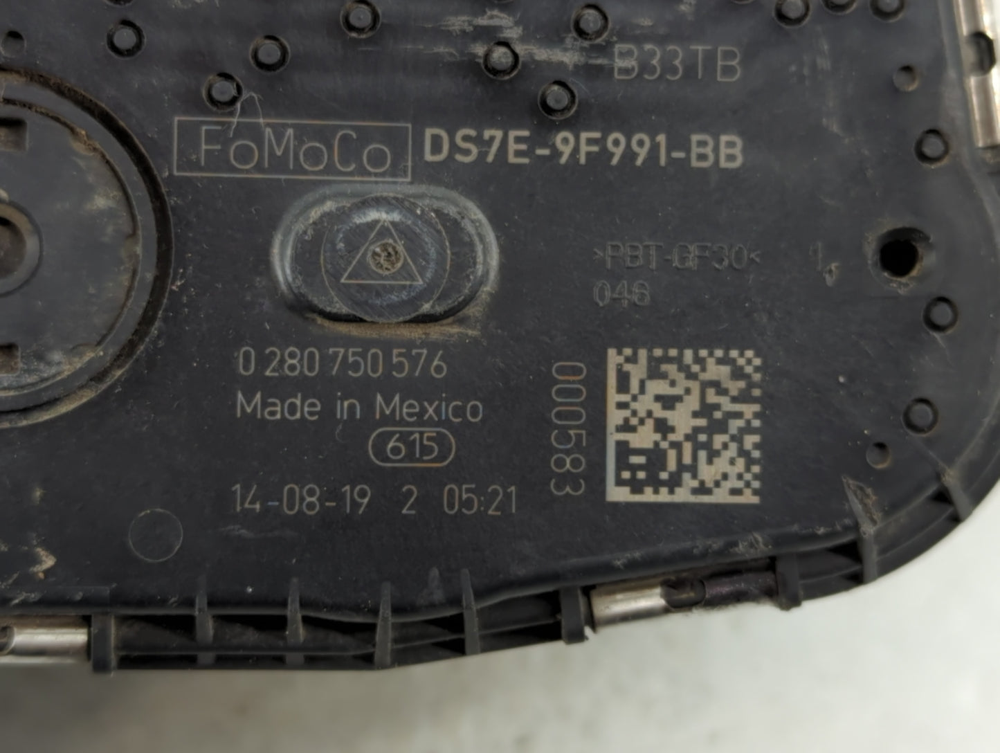 2014-2020 Ford Fusion Throttle Body P/N:DS7E-9F991-BB Fits Fits 2014 2015 2016 2017 2018 2019 2020 2021 2022 OEM Used Auto P