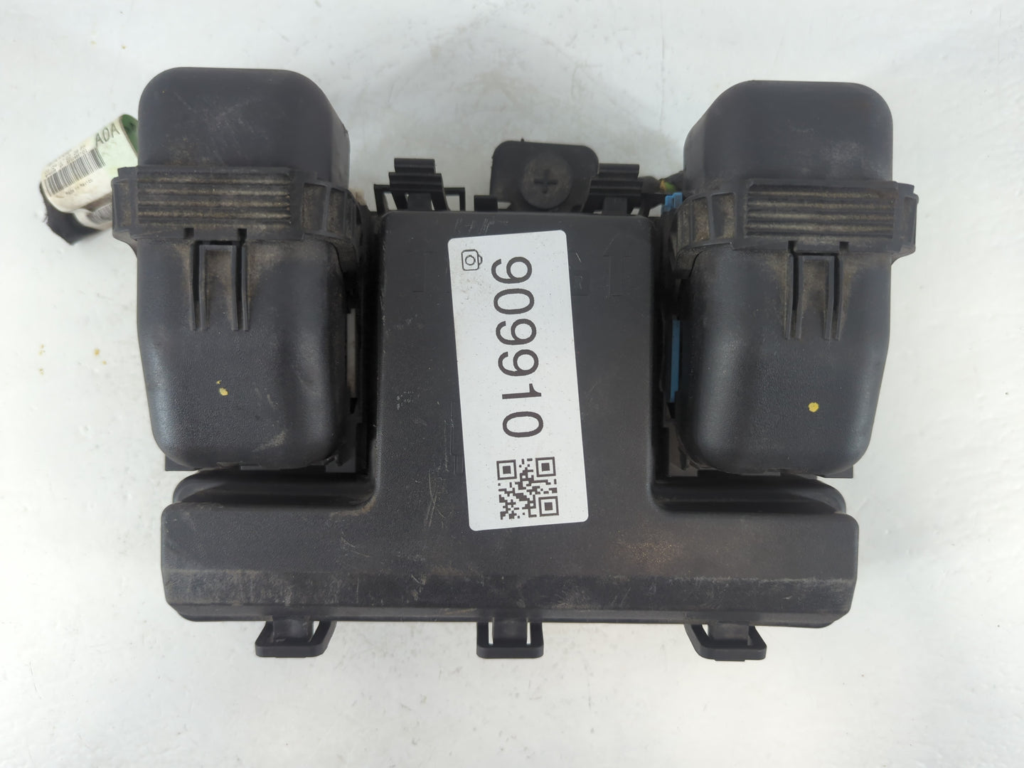 2017-2020 Ford Fusion Fusebox Fuse Box Panel Relay Module P/N:HG9T14D068AD Fits Fits 2017 2018 2019 2020 OEM Used Auto Parts