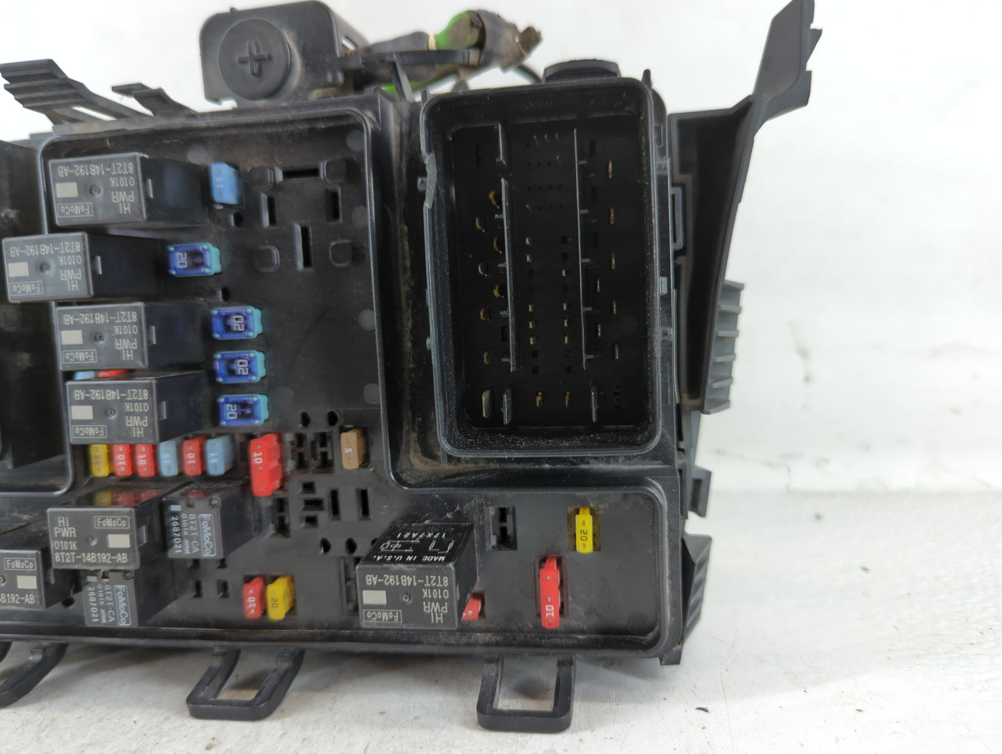 2017-2020 Ford Fusion Fusebox Fuse Box Panel Relay Module P/N:HG9T14D068BC Fits Fits 2017 2018 2019 2020 OEM Used Auto Parts