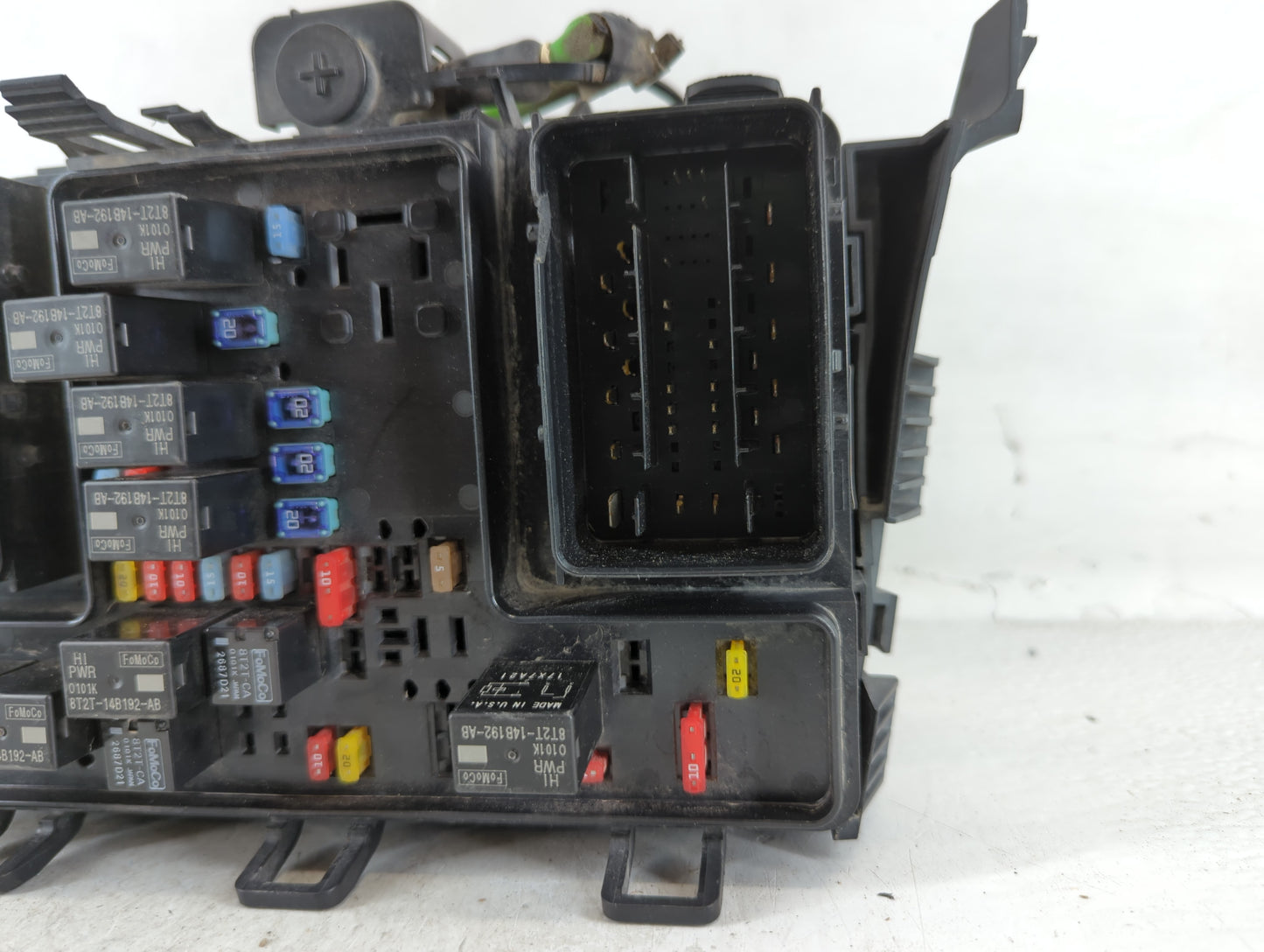 2017-2020 Ford Fusion Fusebox Fuse Box Panel Relay Module P/N:HG9T14D068BC Fits Fits 2017 2018 2019 2020 OEM Used Auto Parts