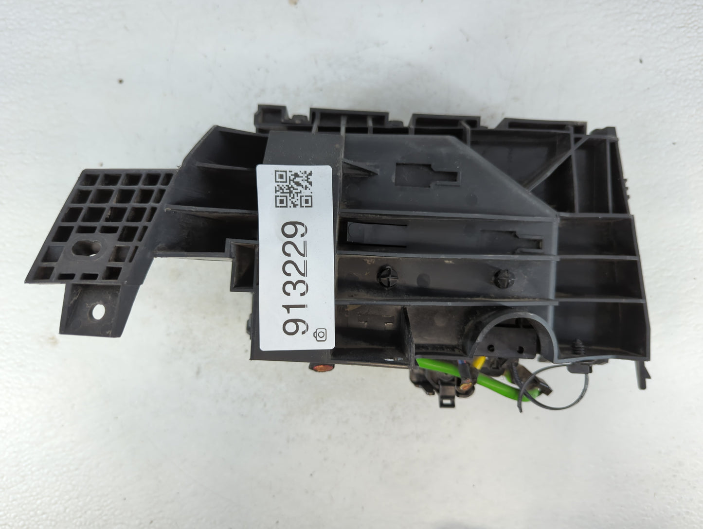 2017-2020 Ford Fusion Fusebox Fuse Box Panel Relay Module P/N:HG9T14D068BC Fits Fits 2017 2018 2019 2020 OEM Used Auto Parts