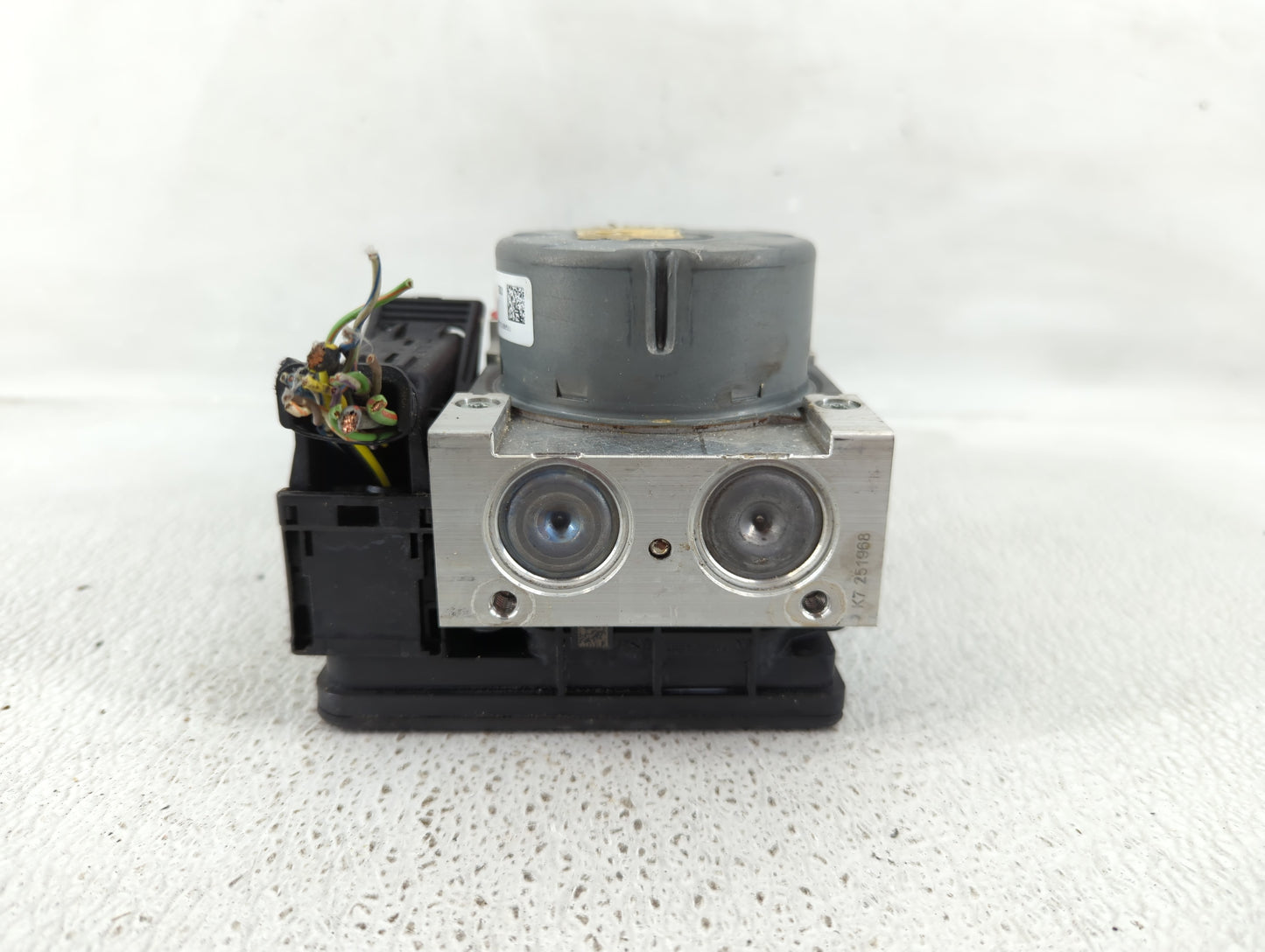 2018 Ford Mustang ABS Pump Control Module Replacement P/N:JR3C-2B373-AB Fits OEM Used Auto Parts - Oemusedautoparts1.com