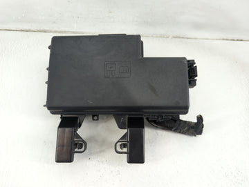 2018-2019 Ford Mustang Fusebox Fuse Box Panel Relay Module P/N:4830 Fits Fits 2018 2019 OEM Used Auto Parts - Oemusedautopar