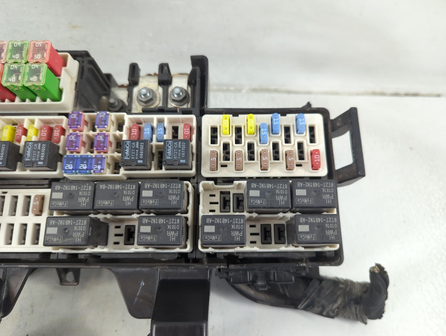 2018-2019 Ford Mustang Fusebox Fuse Box Panel Relay Module P/N:4830 Fits Fits 2018 2019 OEM Used Auto Parts - Oemusedautopar