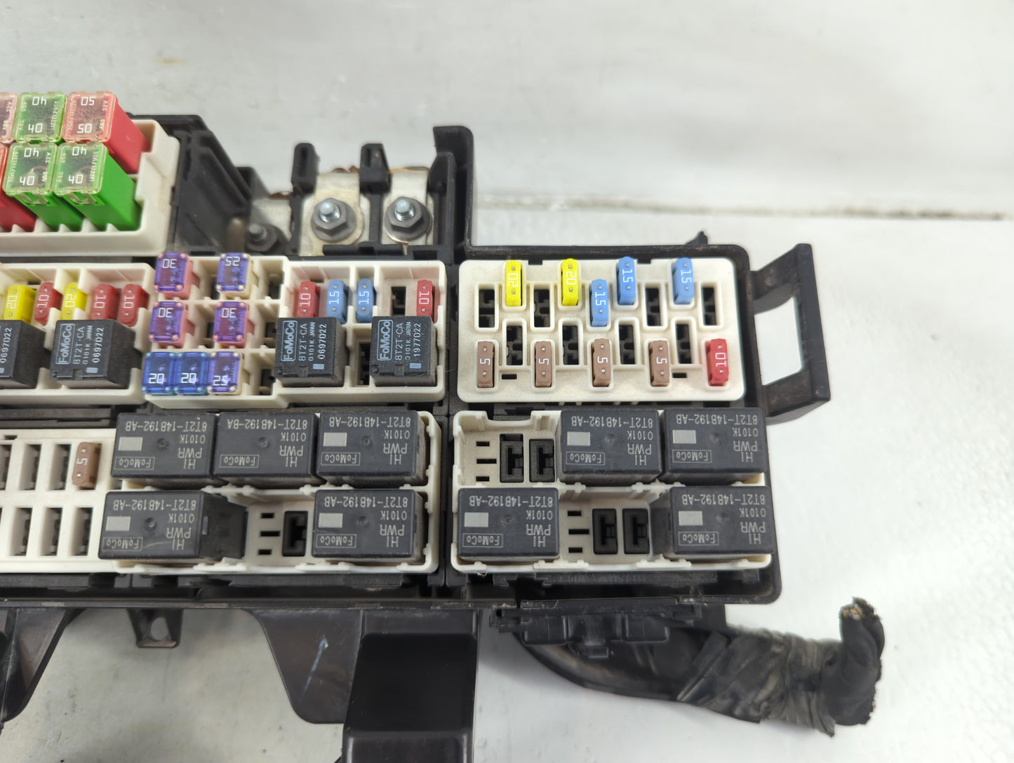 2018-2019 Ford Mustang Fusebox Fuse Box Panel Relay Module P/N:4830 Fits Fits 2018 2019 OEM Used Auto Parts - Oemusedautopar