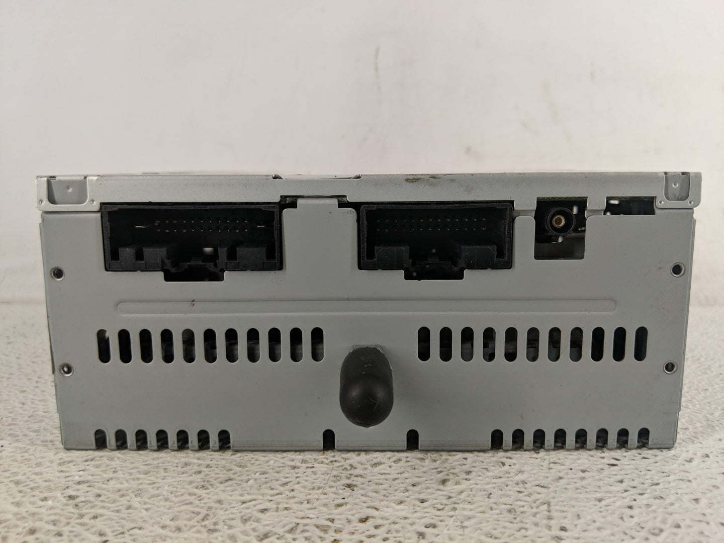 2017-2018 Ford Mustang Radio AM FM Cd Player Receiver Replacement P/N:HR3T-19C107-DC Fits Fits 2017 2018 OEM Used Auto Parts
