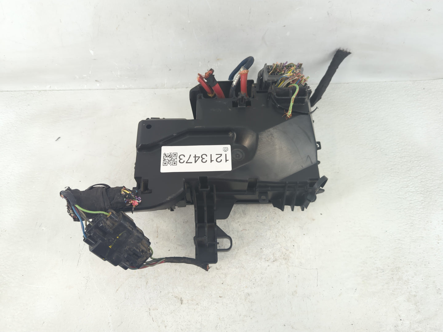 2018-2019 Ford Mustang Fusebox Fuse Box Panel Relay Module Fits Fits 2018 2019 OEM Used Auto Parts - Oemusedautoparts1.com