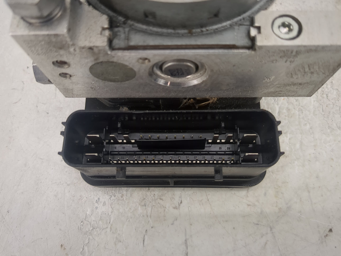 2018 Ford Mustang ABS Pump Control Module Replacement P/N:JR3C-2B373-AB JR3C-2C219-AC Fits OEM Used Auto Parts - Oemusedauto
