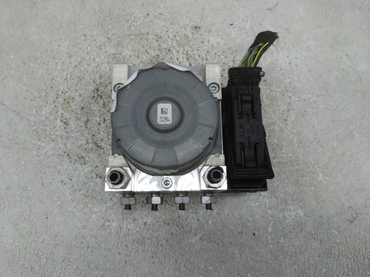2018 Ford Mustang ABS Pump Control Module Replacement P/N:JR3C-2B373-AB Fits OEM Used Auto Parts - Oemusedautoparts1.com