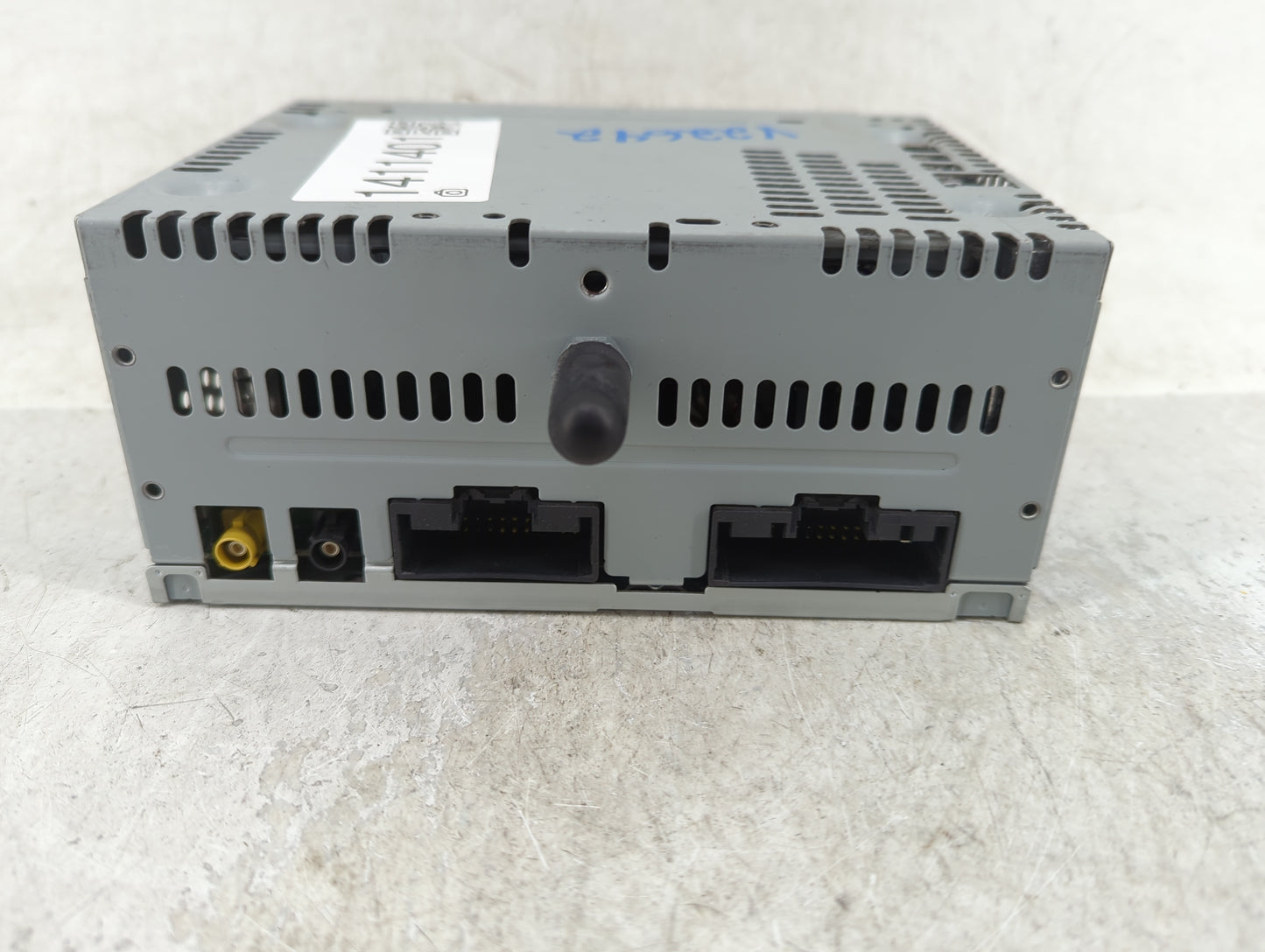 2018 Ford Mustang Radio AM FM Cd Player Receiver Replacement Fits OEM Used Auto Parts - Oemusedautoparts1.com