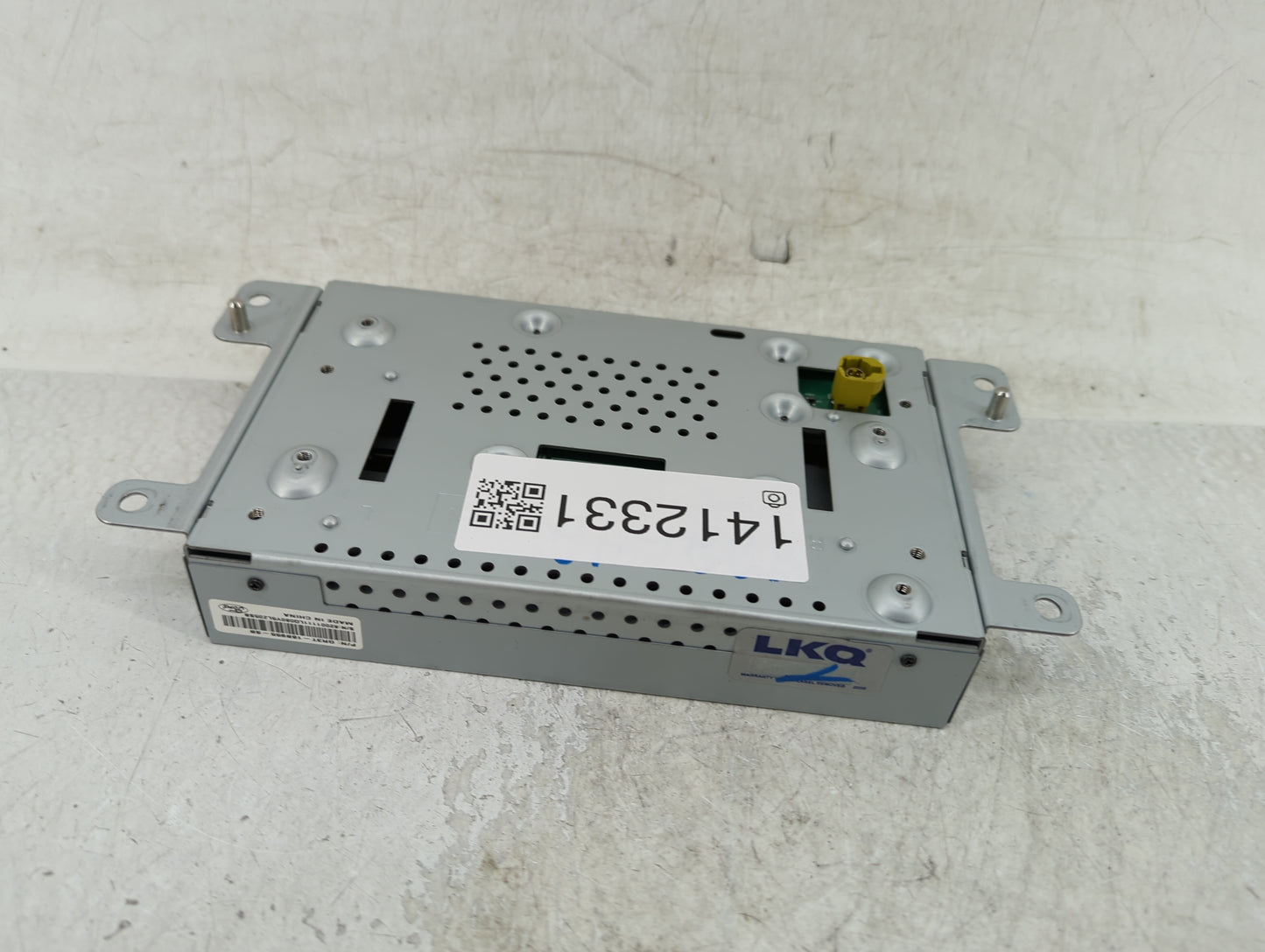 2015-2019 Ford Mustang Information Display Screen - Oemusedautoparts1.com