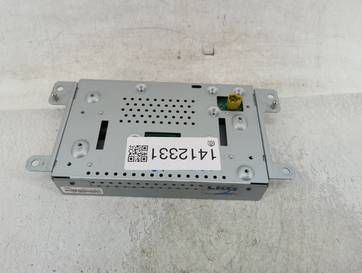 2015-2019 Ford Mustang Information Display Screen - Oemusedautoparts1.com
