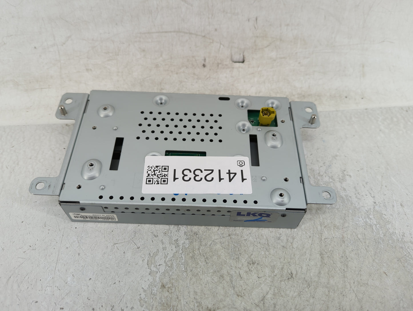 2015-2019 Ford Mustang Information Display Screen 1412331 - Oemusedautoparts1.com