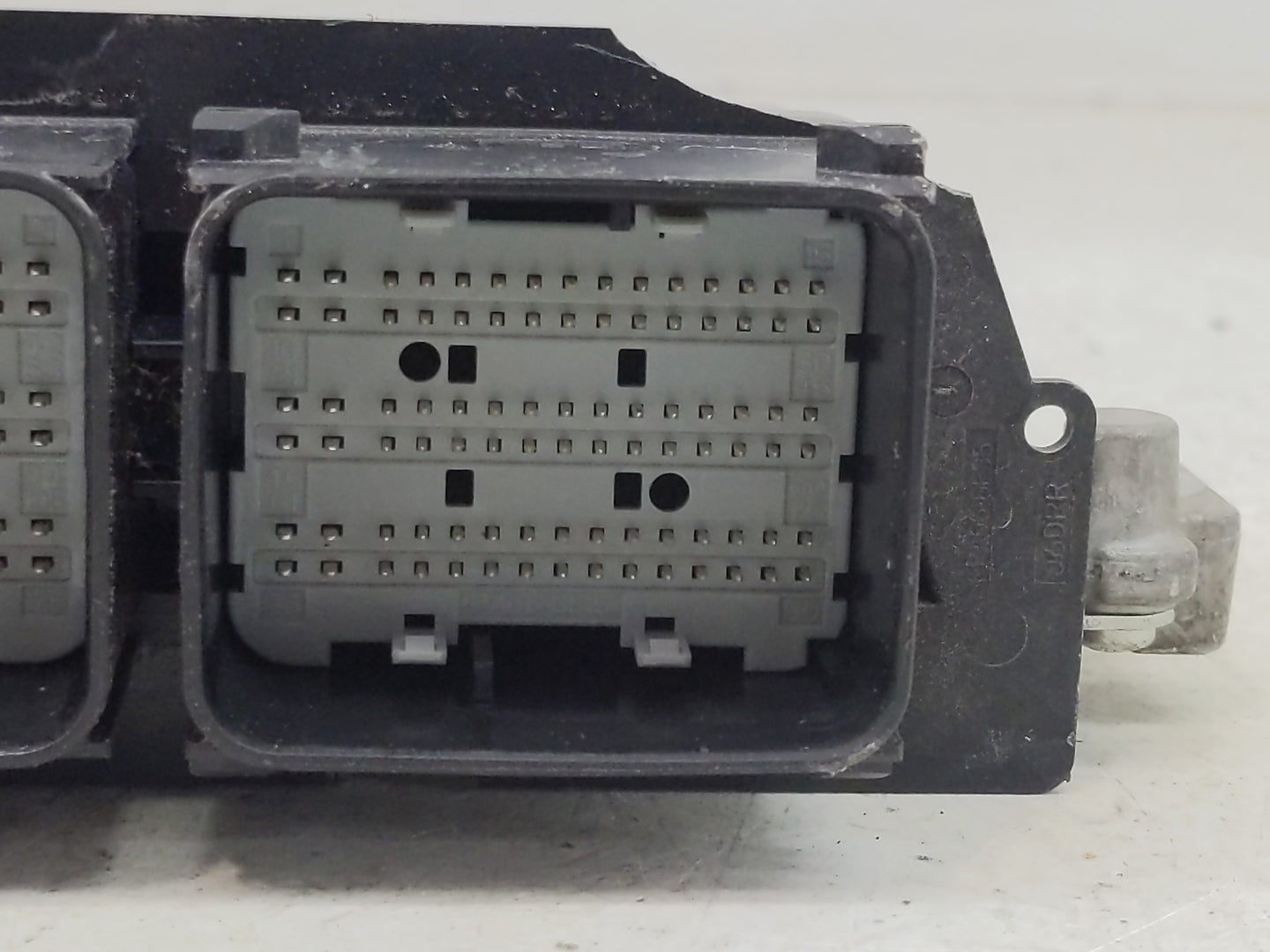 2018-2022 Ford Mustang PCM Engine Control Computer ECU ECM PCU OEM P/N:JR3A-12A650-ABA 0 261 S19 330 Fits OEM Used Auto Part