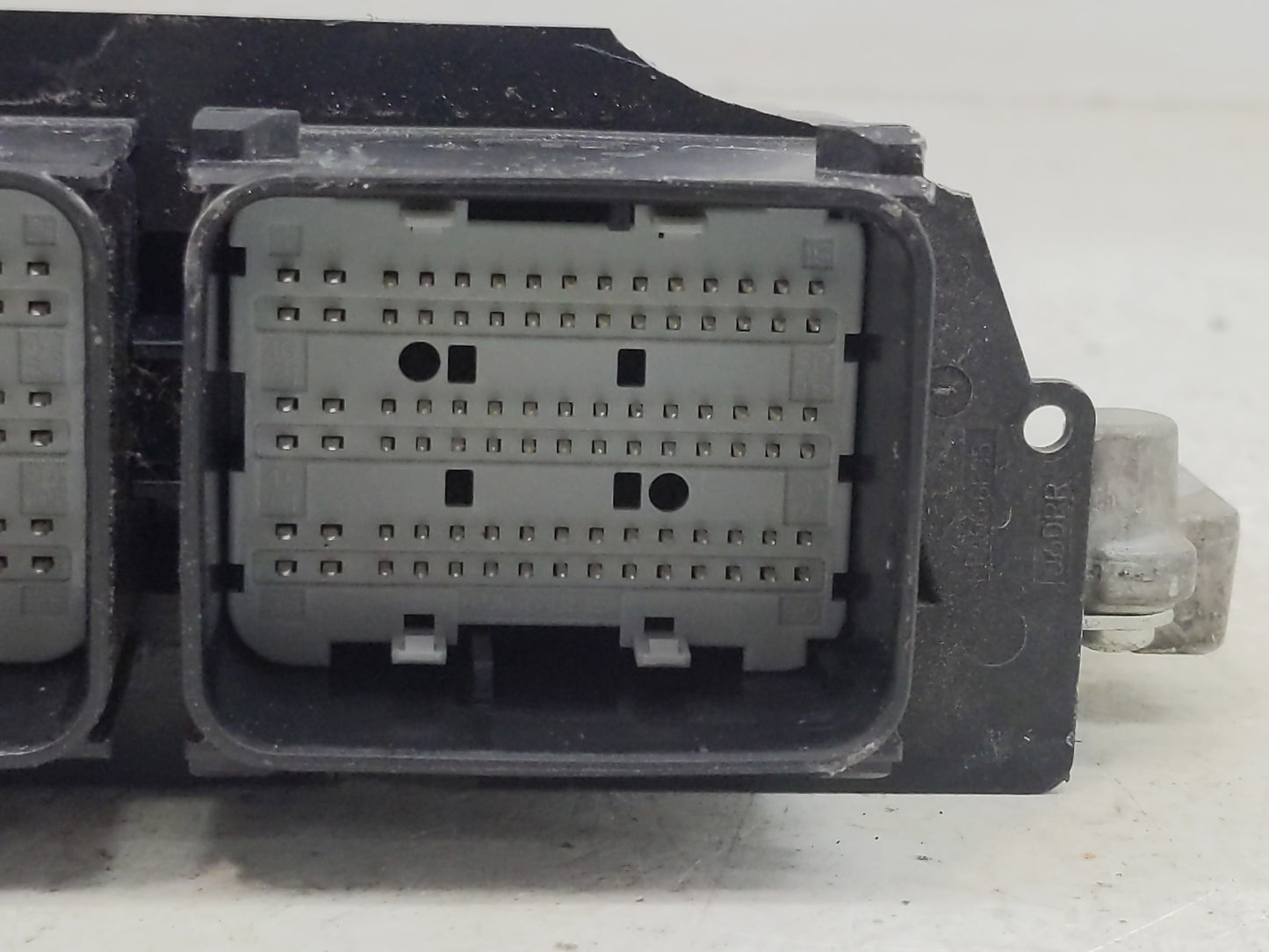 2018-2022 Ford Mustang PCM Engine Control Computer ECU ECM PCU OEM P/N:JR3A-12A650-ABA 0 261 S19 330 Fits OEM Used Auto Part