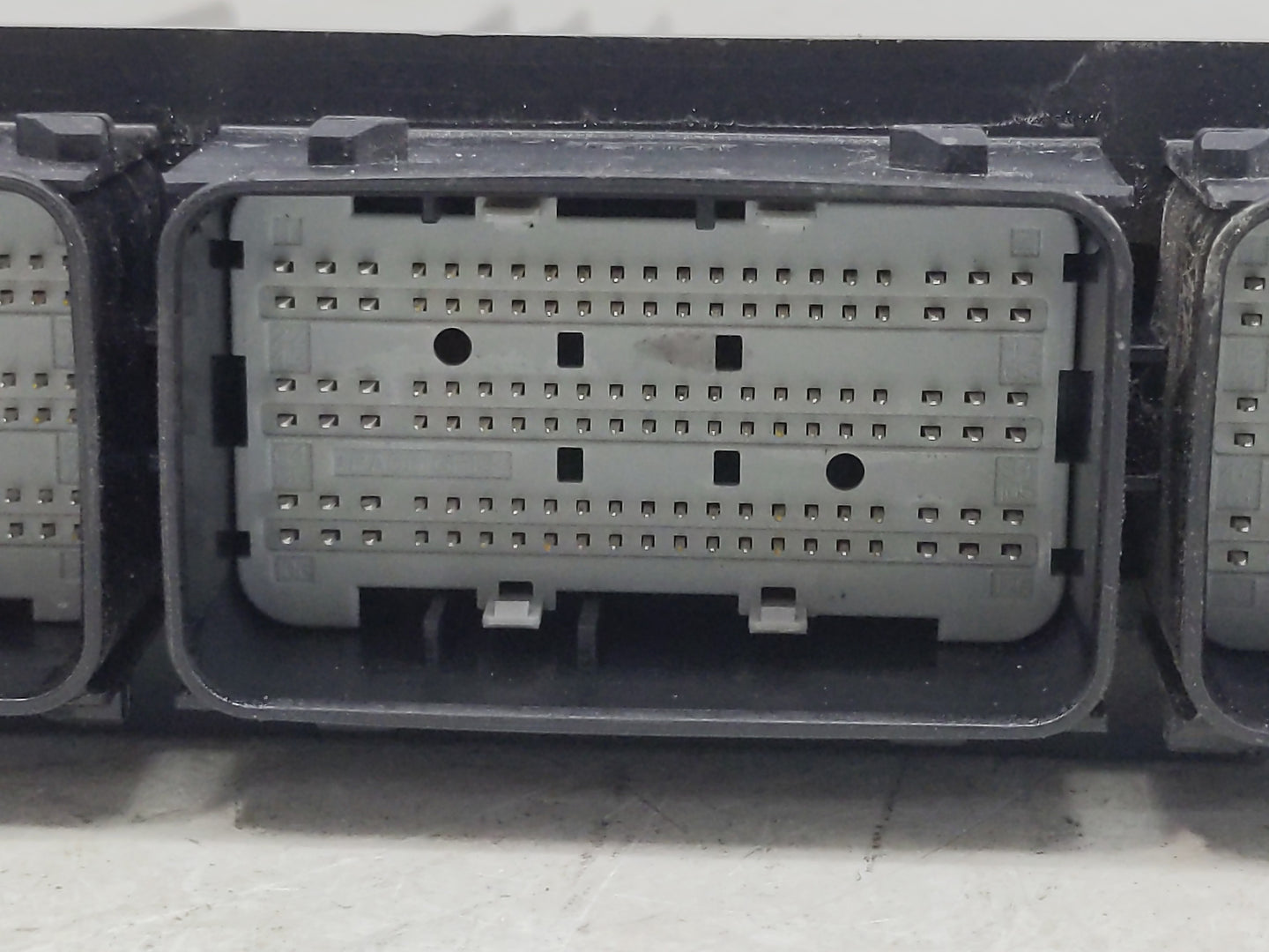 2018-2022 Ford Mustang PCM Engine Control Computer ECU ECM PCU OEM P/N:JR3A-12A650-ABA 0 261 S19 330 Fits OEM Used Auto Part