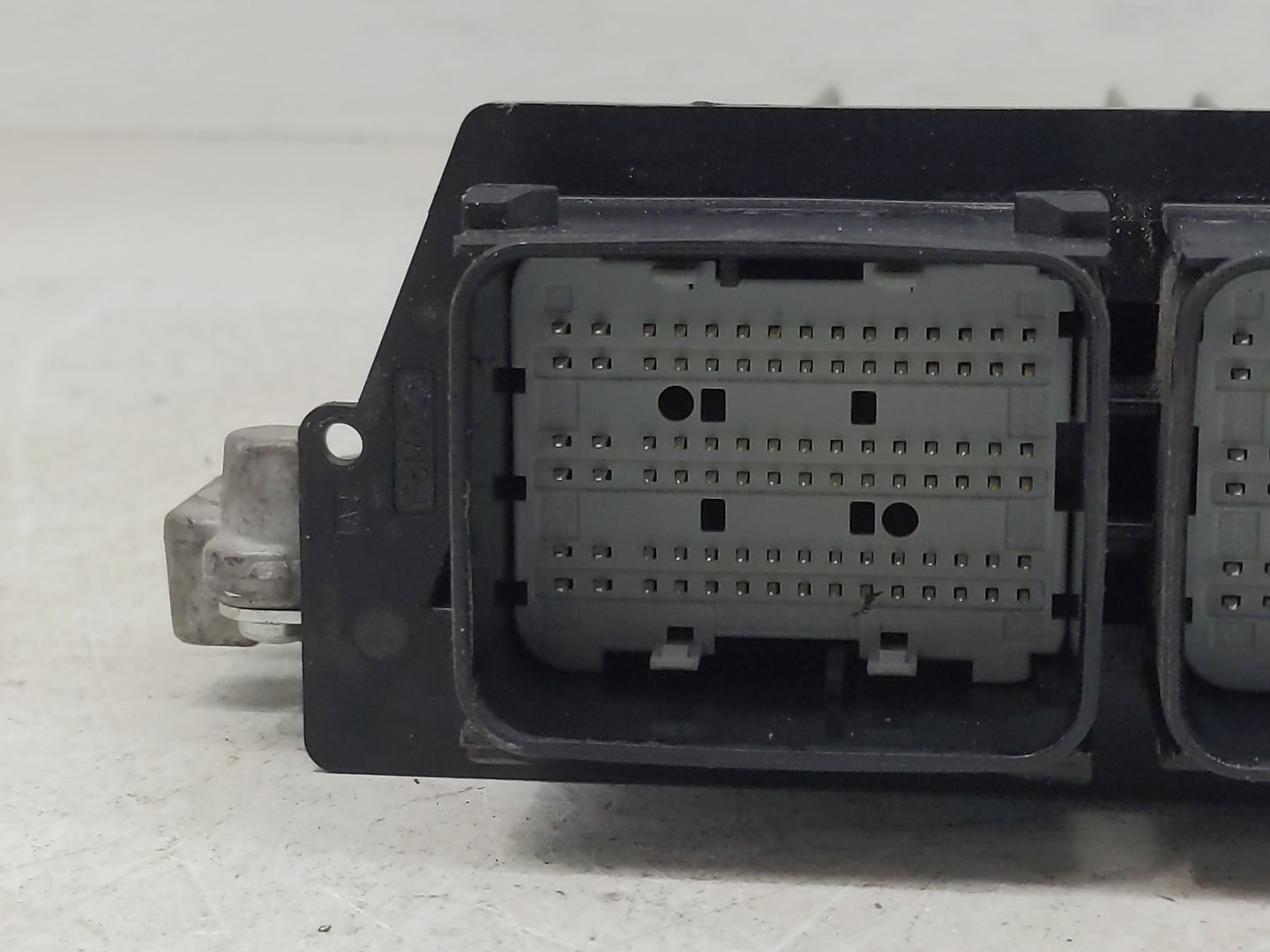 2018-2022 Ford Mustang PCM Engine Control Computer ECU ECM PCU OEM P/N:JR3A-12A650-ABA 0 261 S19 330 Fits OEM Used Auto Part