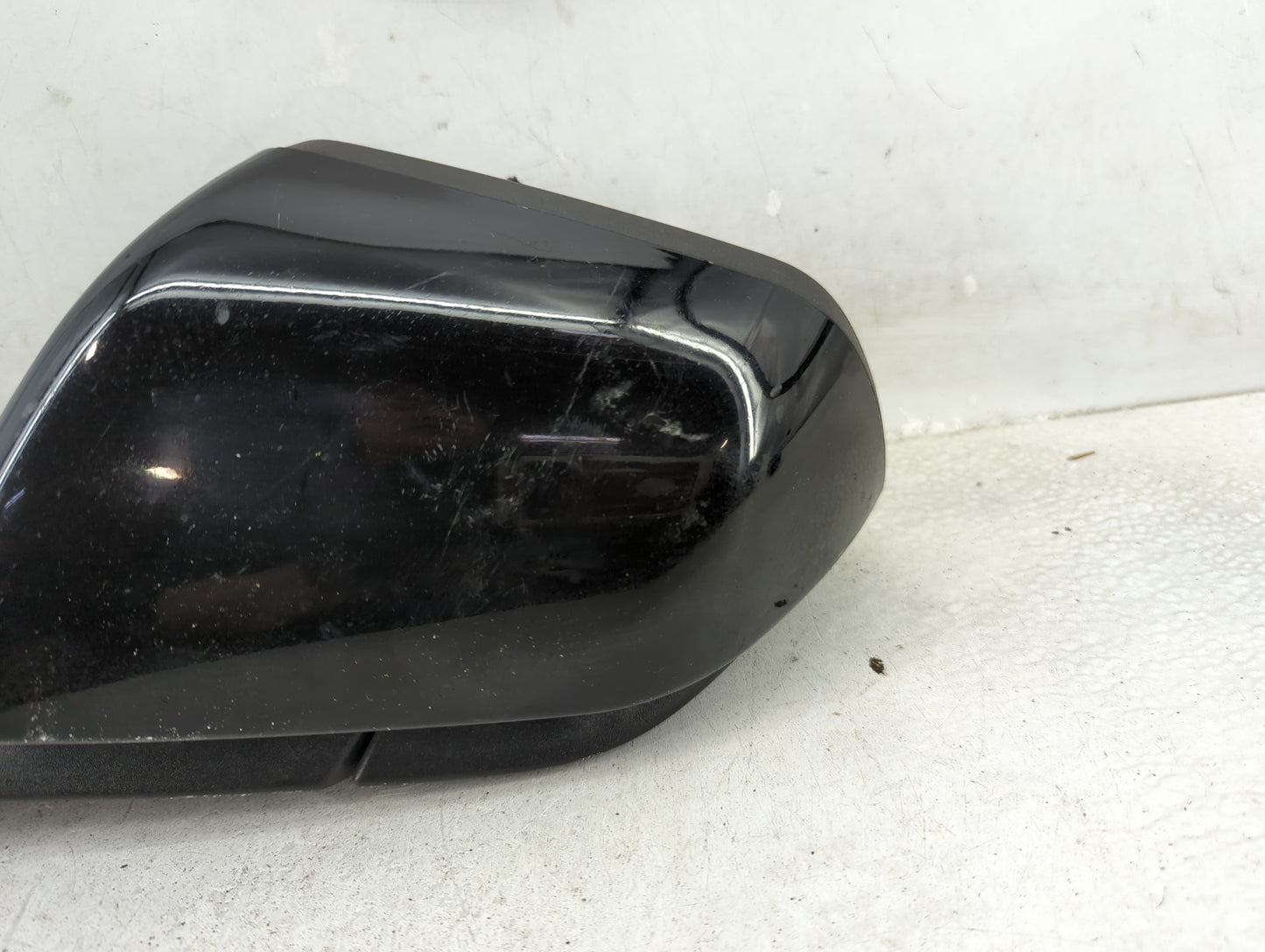 2015-2020 Ford Mustang Driver Side View Mirror - Left Door Mirror OEM Used - Oemusedautoparts1.com