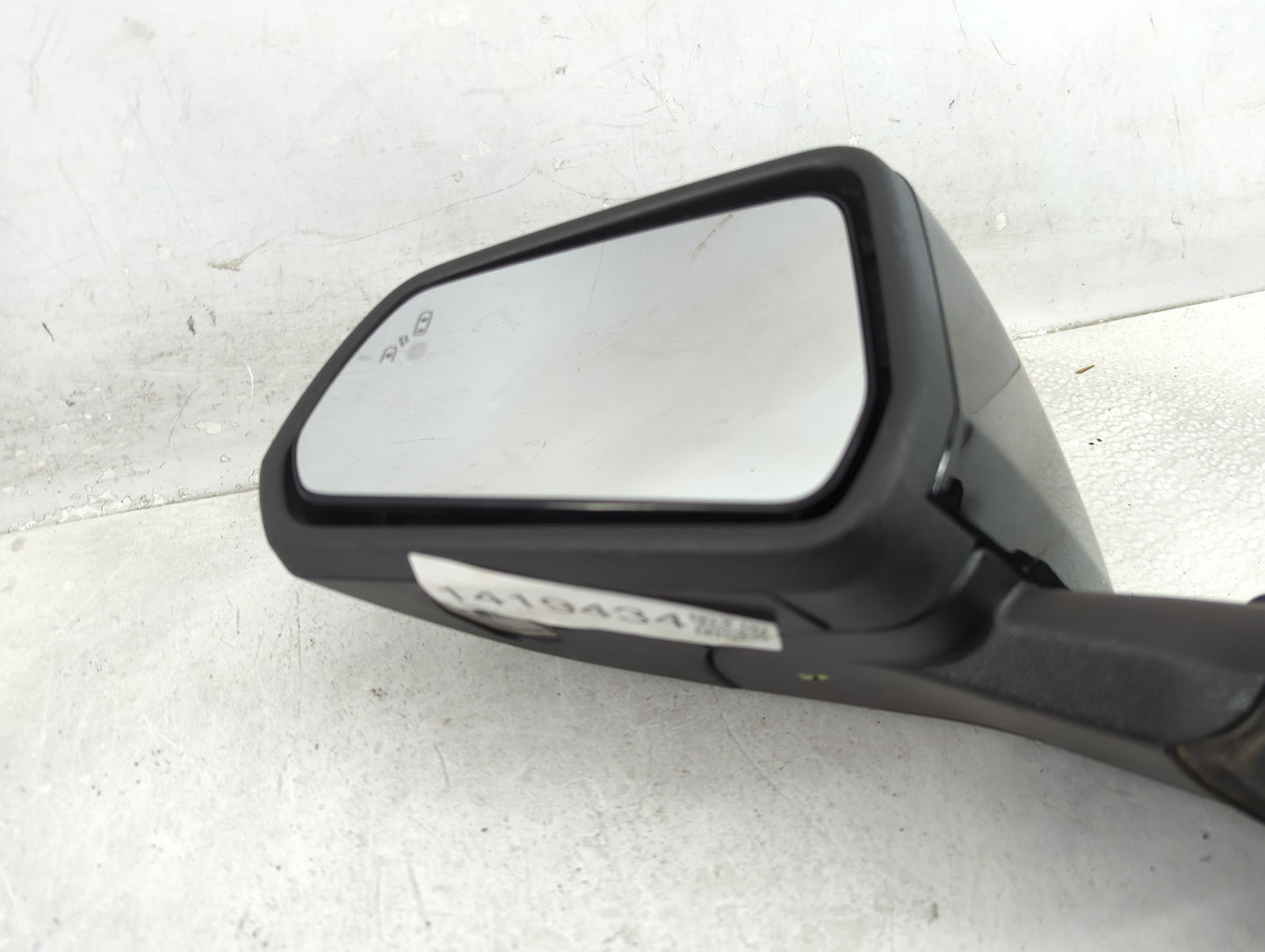 2015-2020 Ford Mustang Driver Side View Mirror - Left Door Mirror OEM Used - Oemusedautoparts1.com
