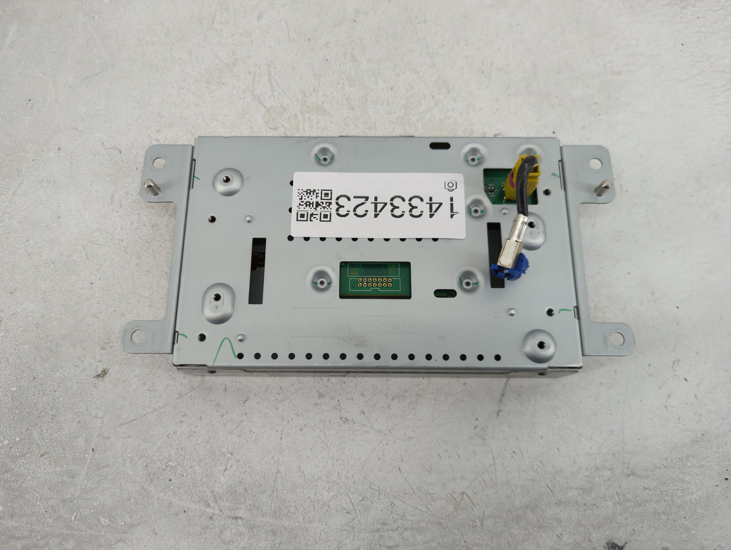 2015-2019 Ford Mustang Information Display Screen - Oemusedautoparts1.com