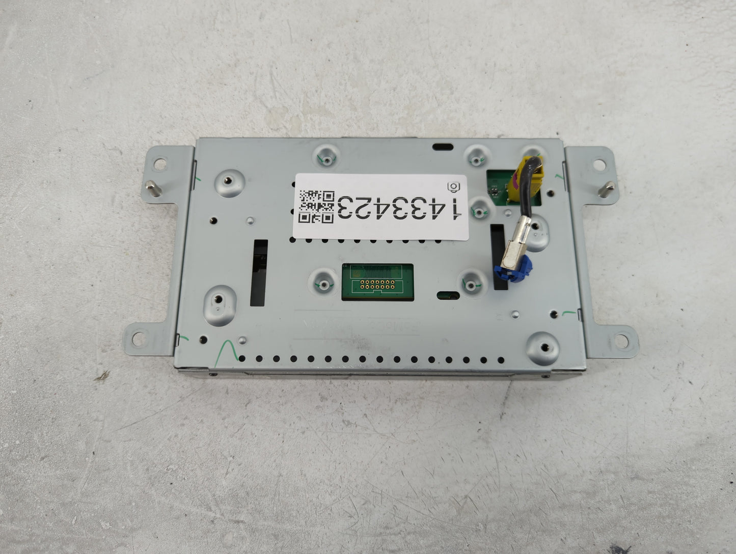 2015-2019 Ford Mustang Information Display Screen - Oemusedautoparts1.com
