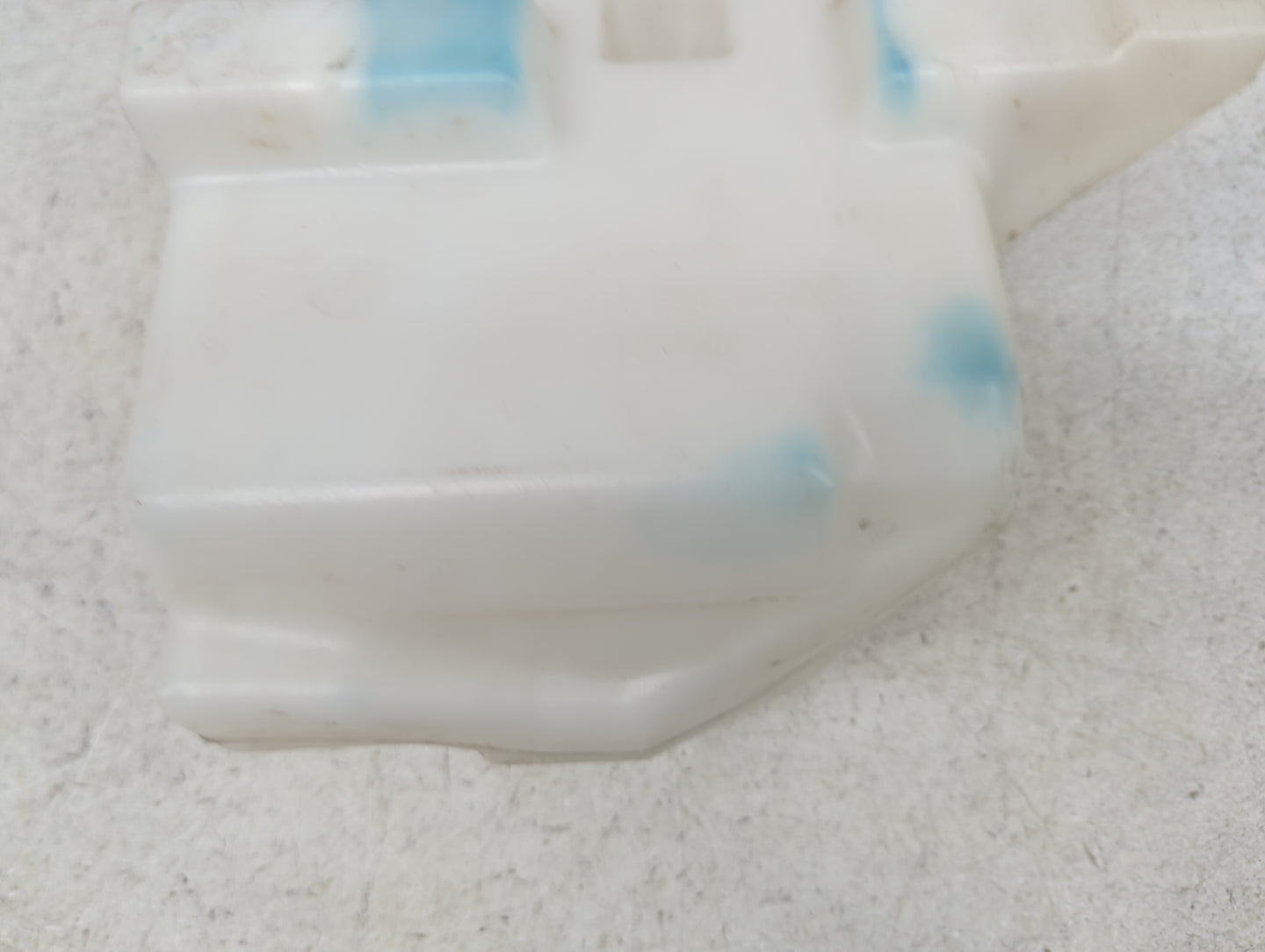 2018-2020 Ford Mustang Windshield Washer Fluid Reservoir Bottle Oem - Oemusedautoparts1.com
